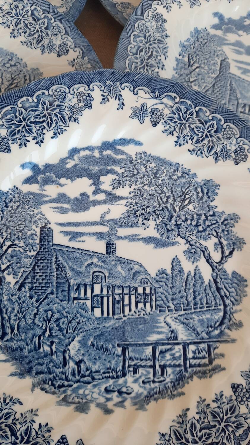 Churchill dinner plate