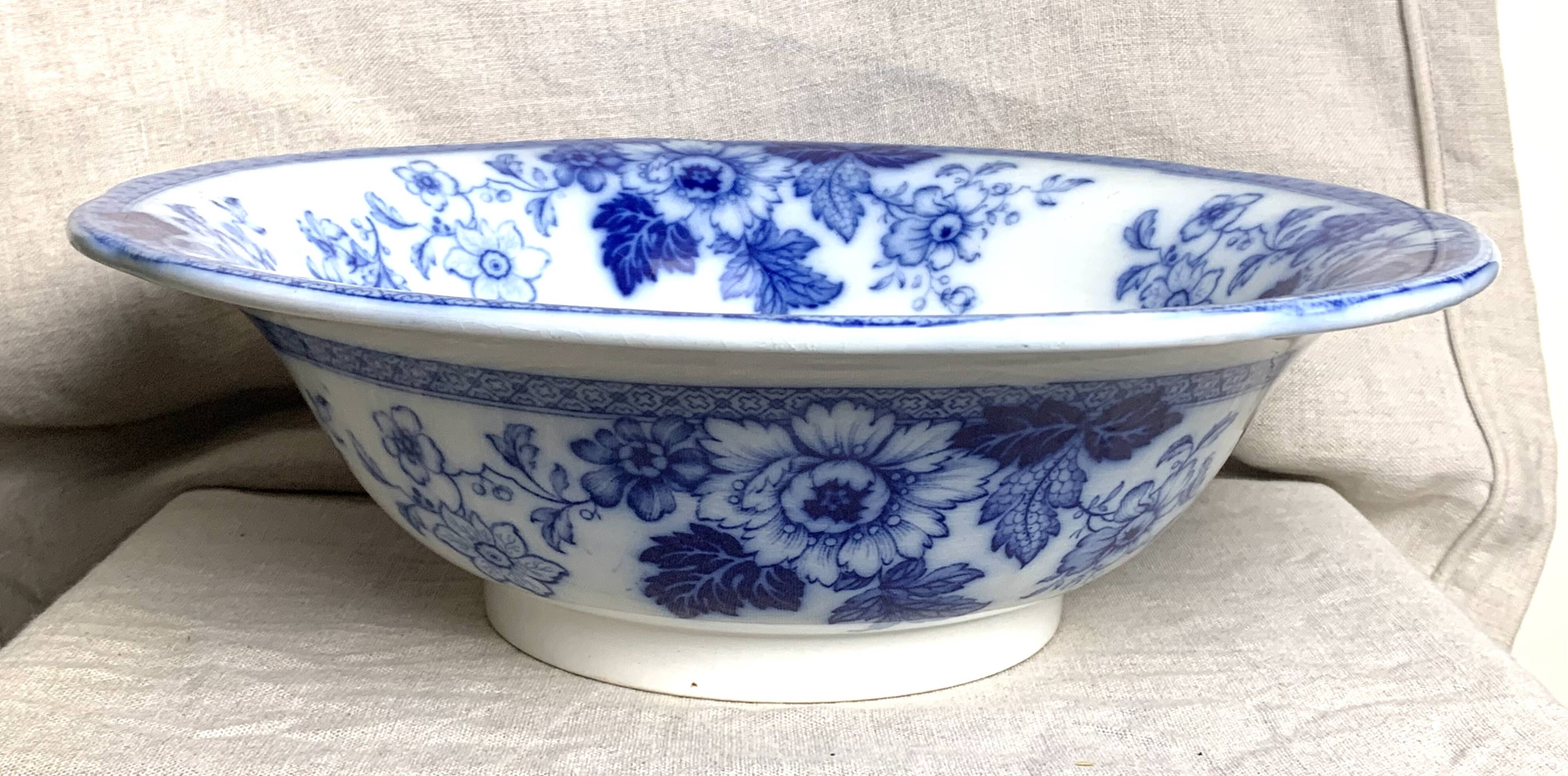 Plat creux, saladier Wedgwood