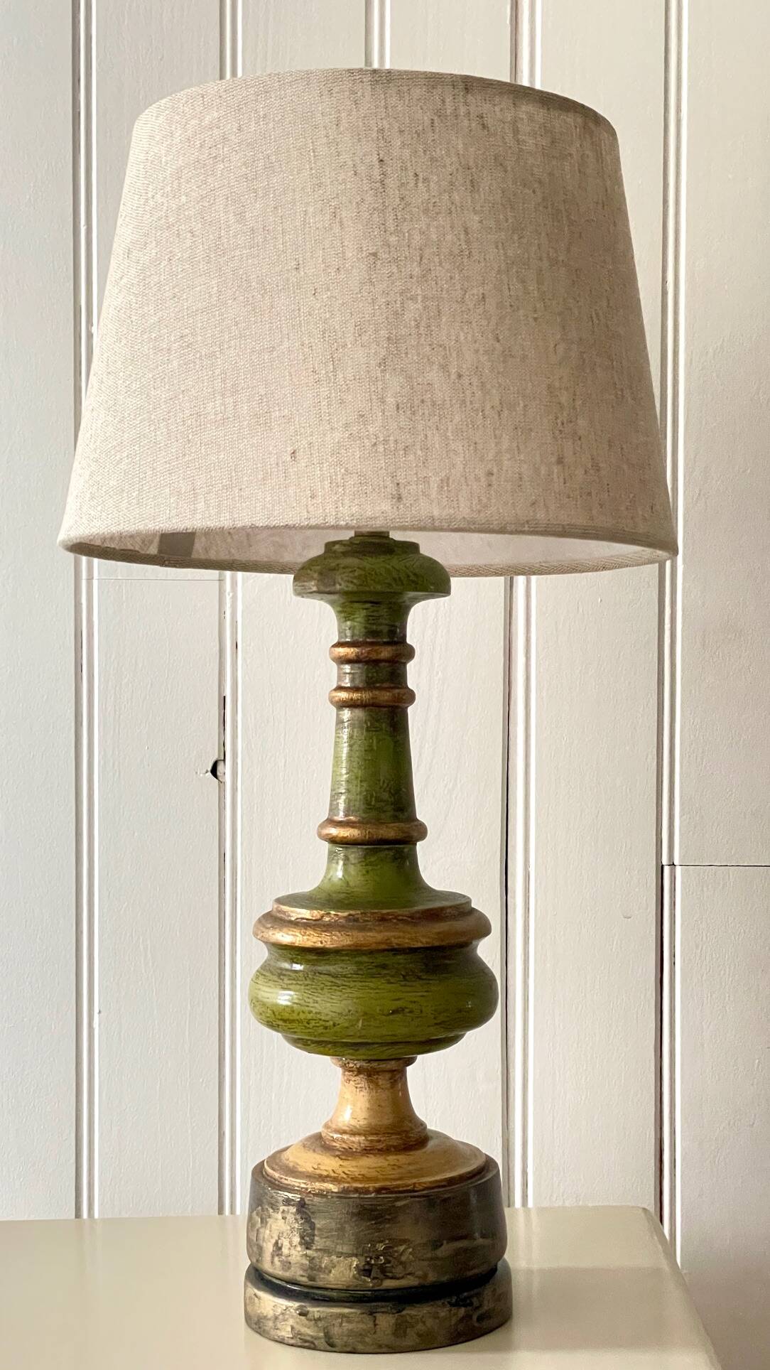 Vintage lamp in turned wood chic gold