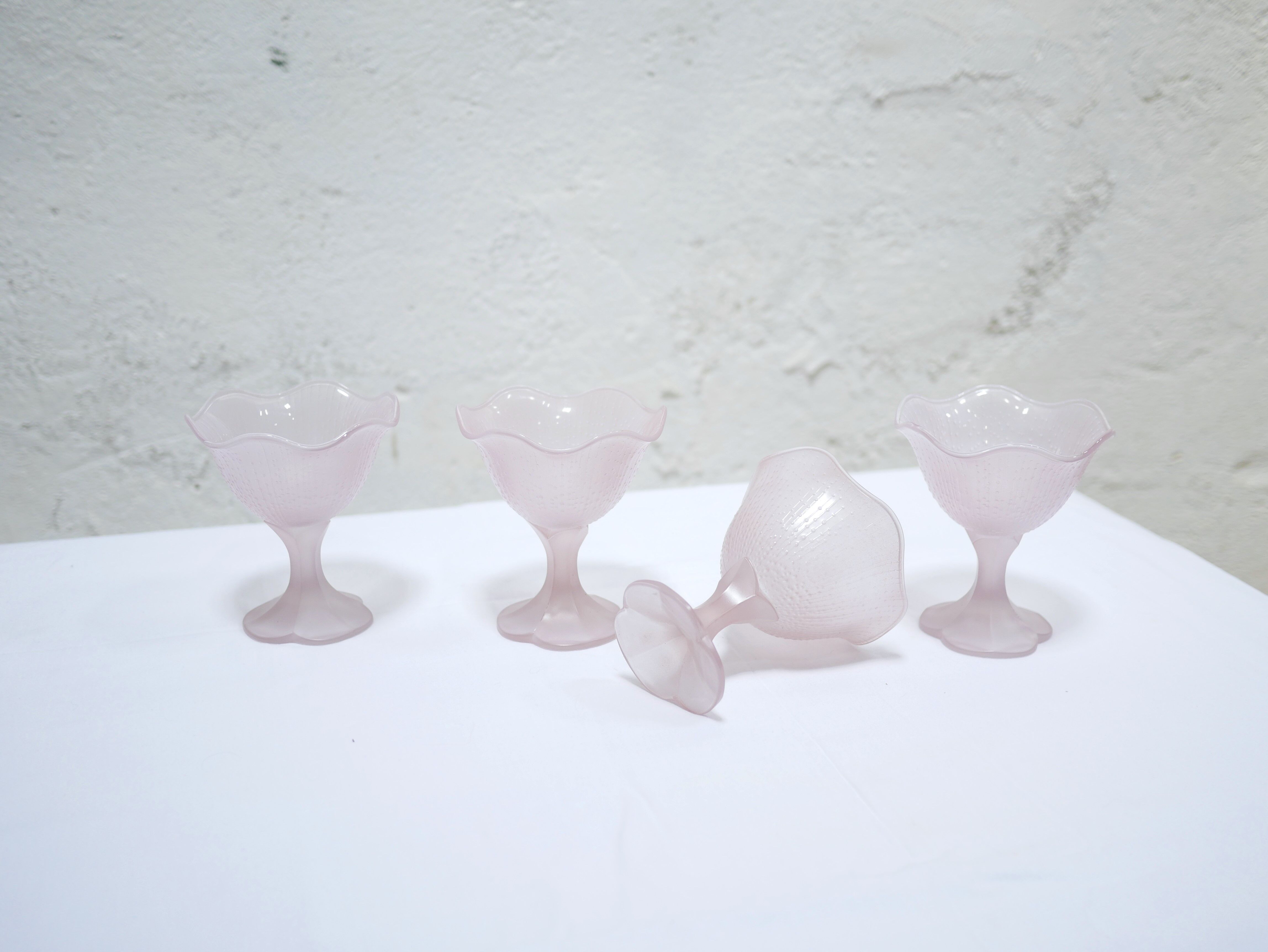 Series of 4 vintage ice cups