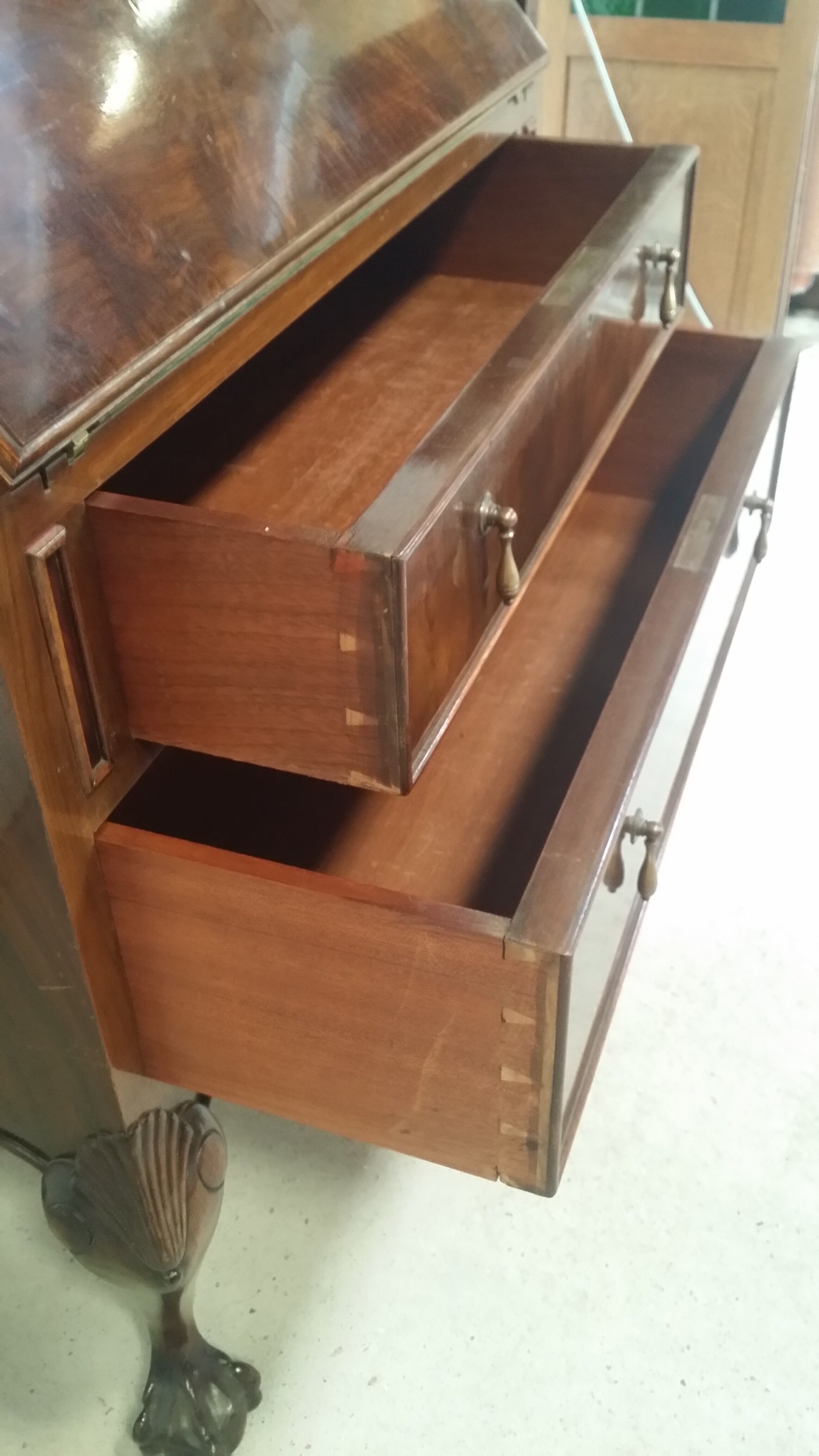 English office scriban