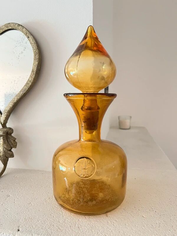 Amber glass carafe with fleur-de-lis decoration – mid 20th century