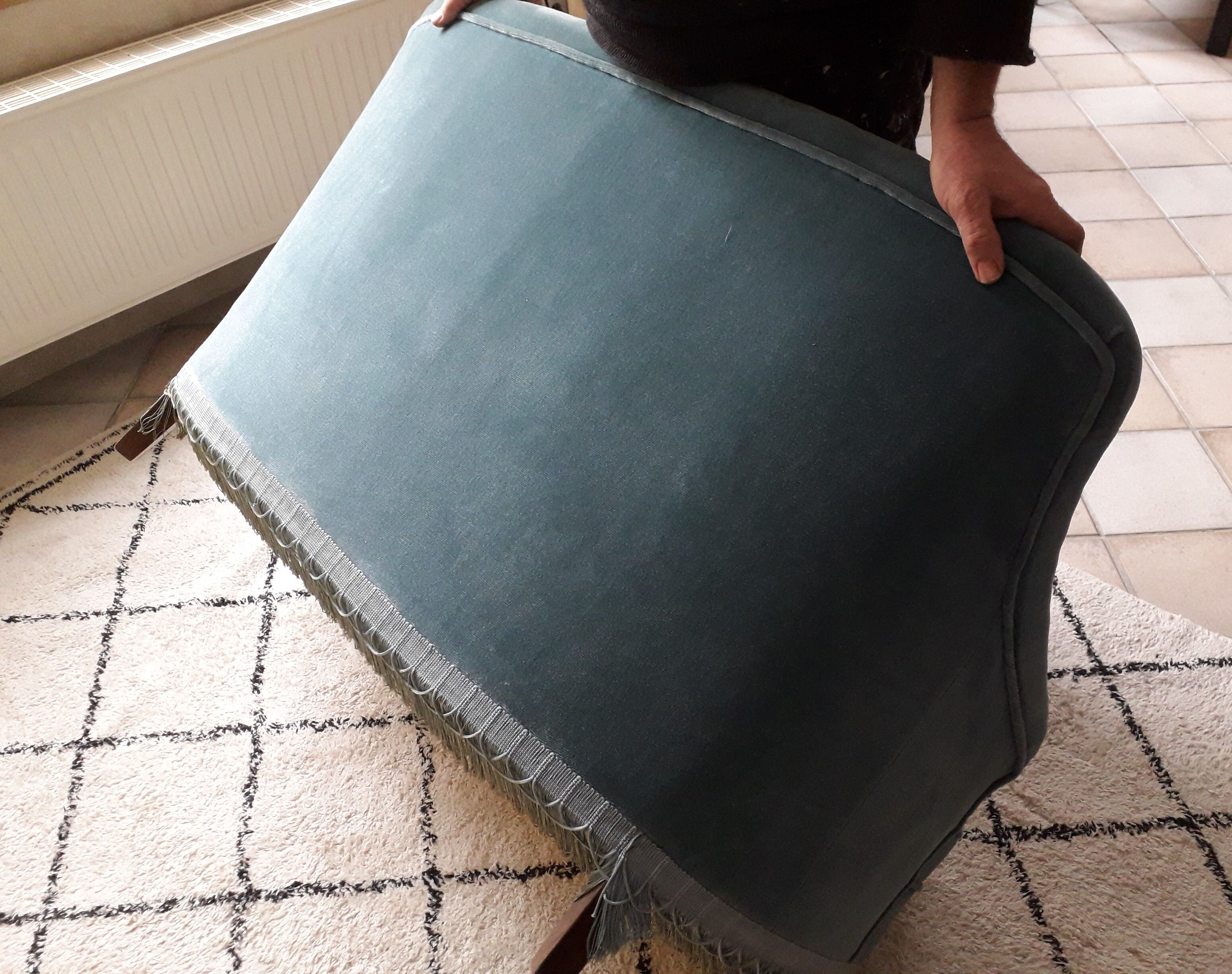 Blue velvet toad sofa