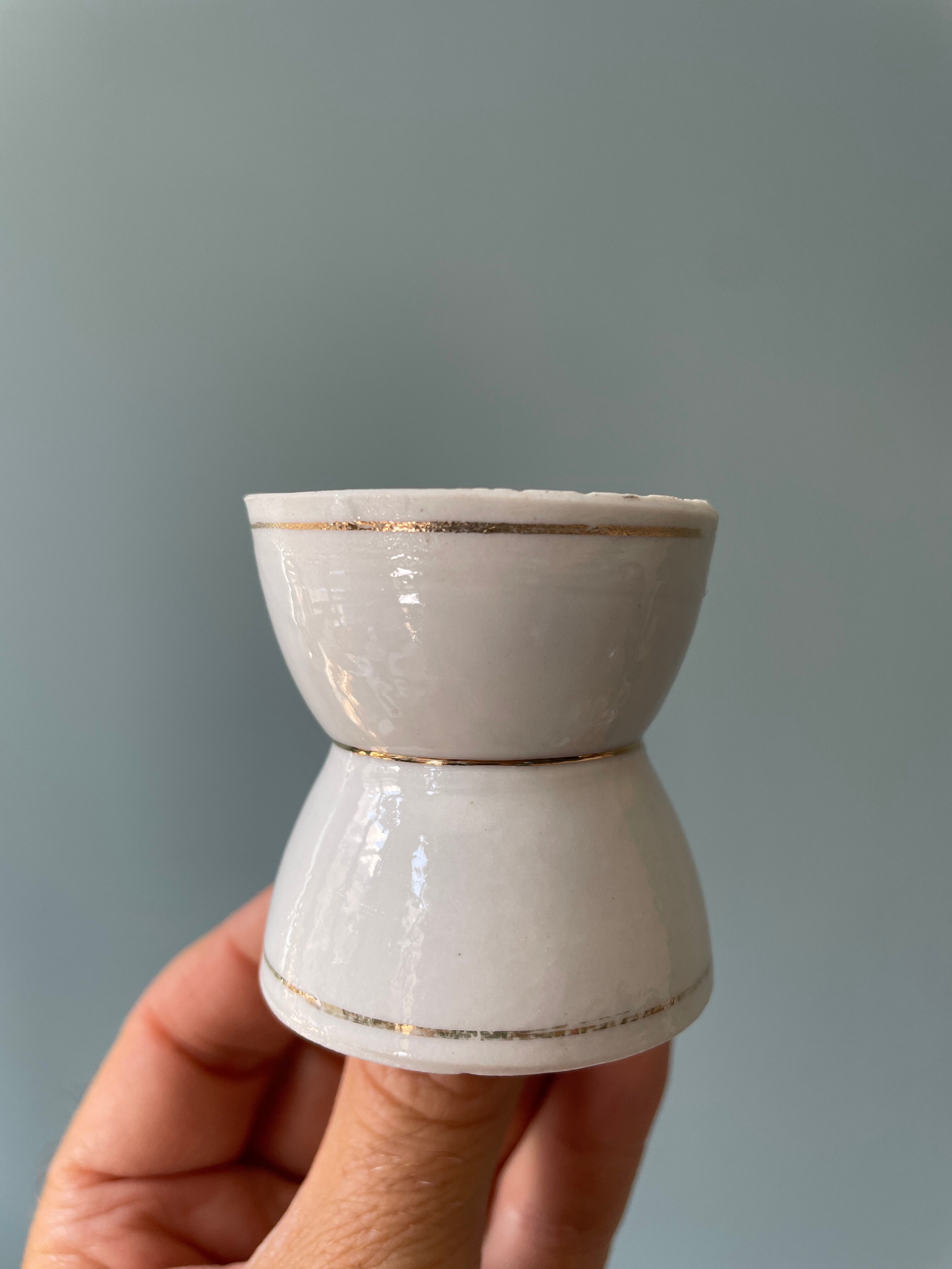 Lot de 16 coquetiers diabolo en porcelaine blanche