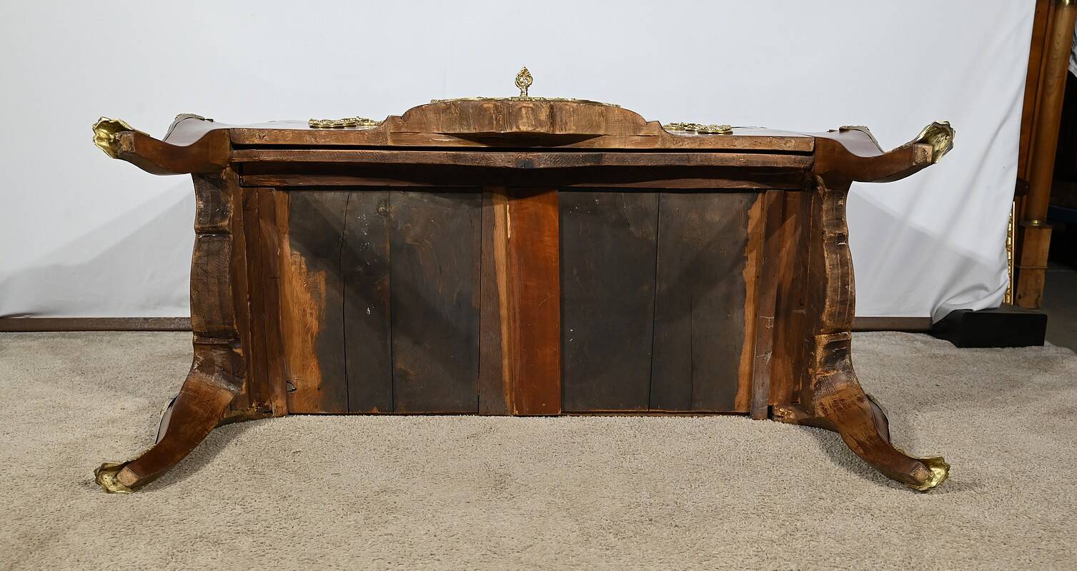 Rosewood and Amaranth chest of drawers, Louis XV / Louis XVI Transition style – Late 19th century