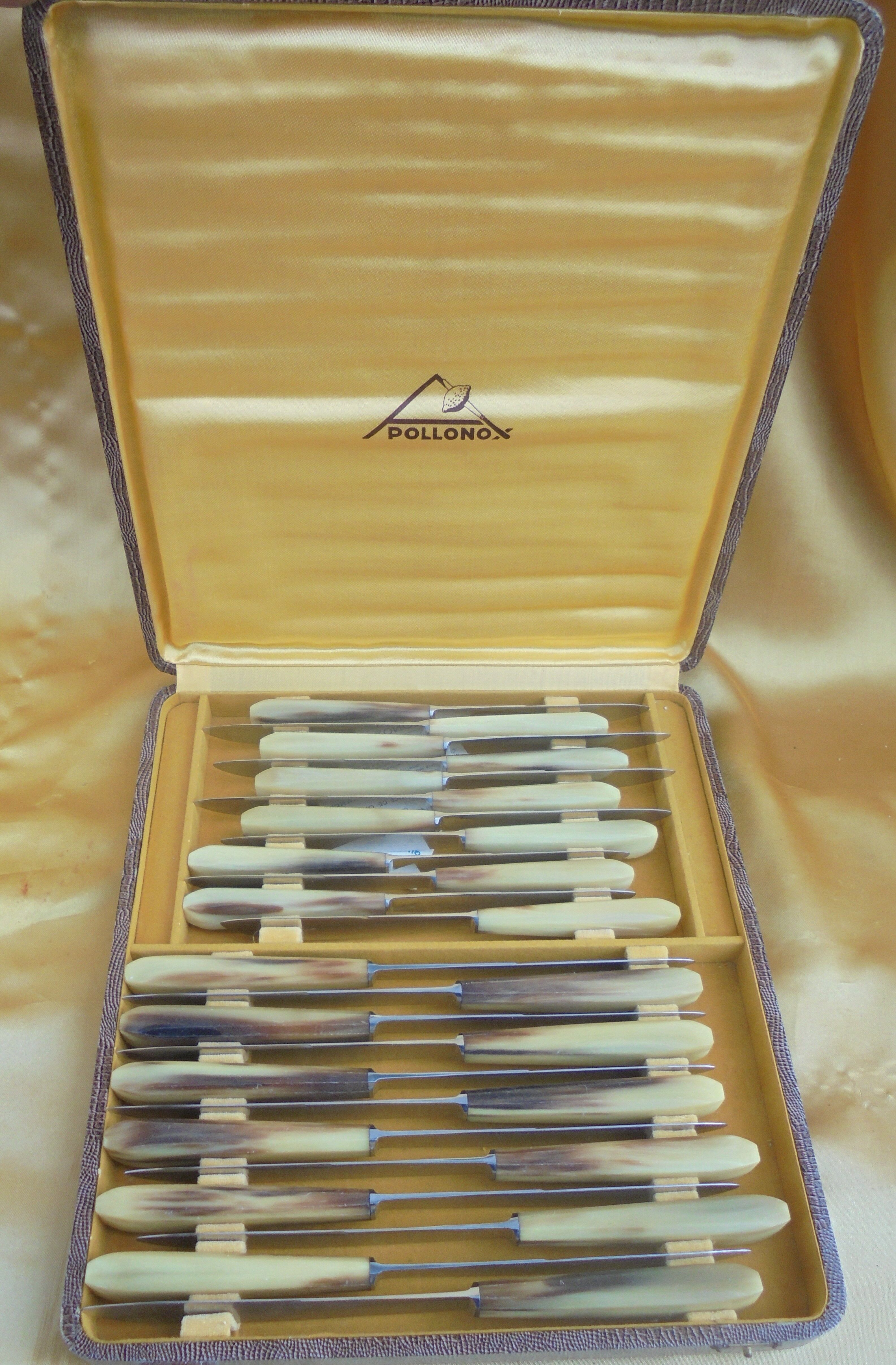 24 Art Deco knives meat and Desert