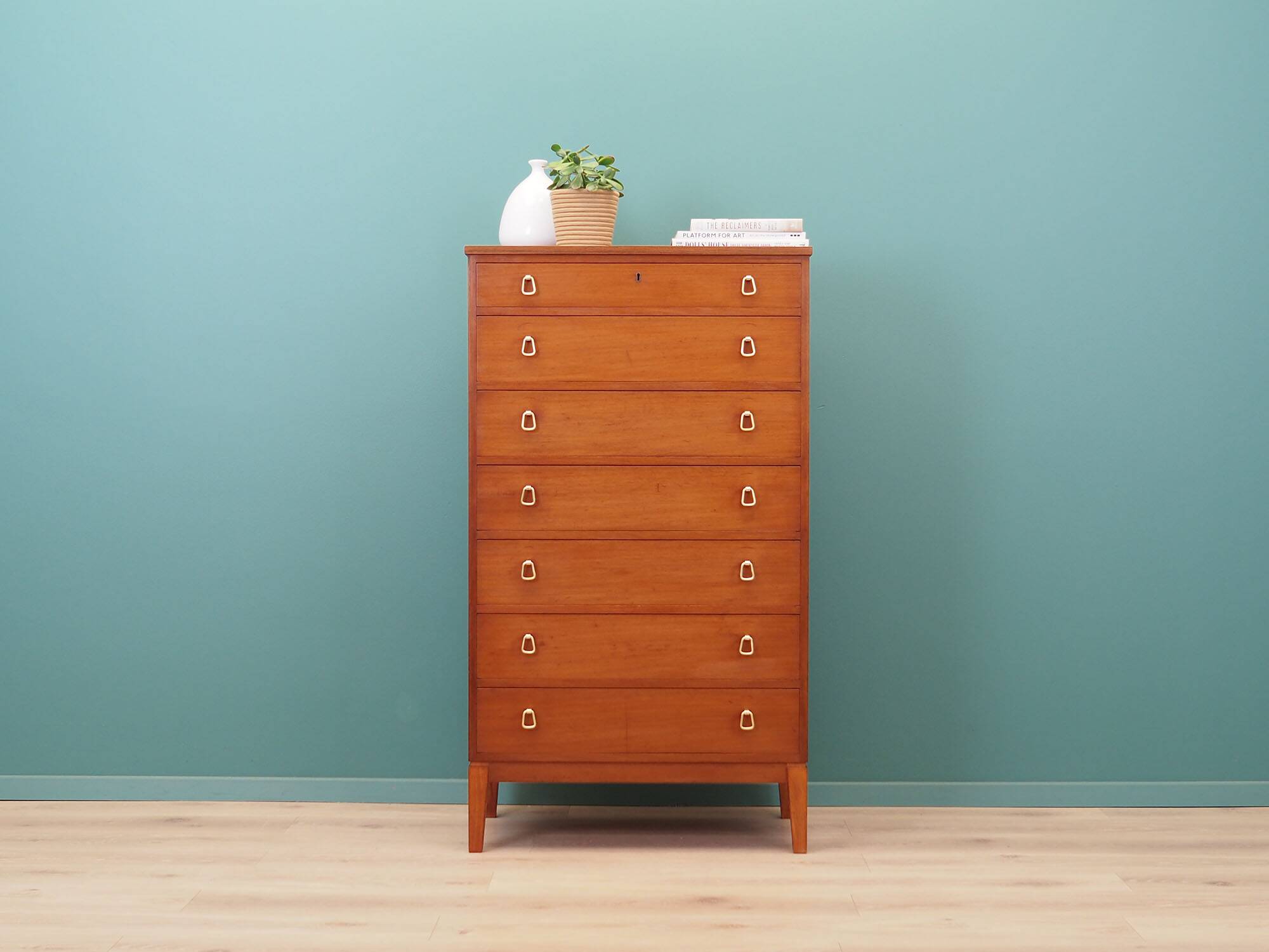 Commode en acajou, design danois, années 1970, production : Danemark