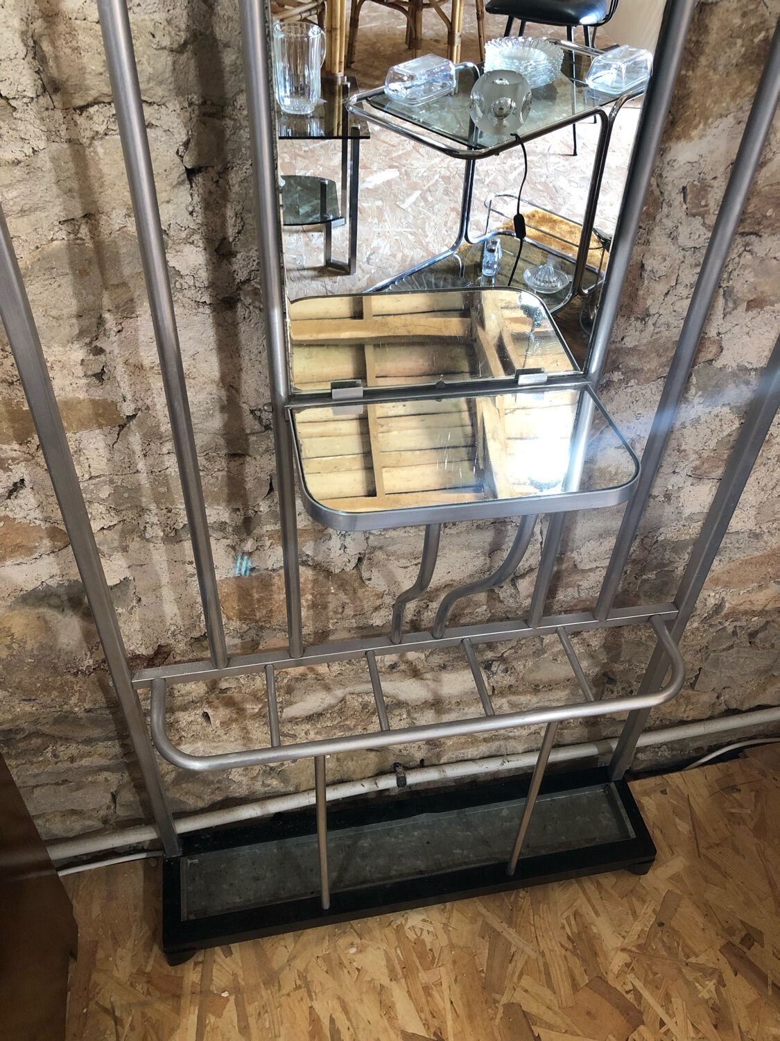 Wall-mounted cloakroom coat racks