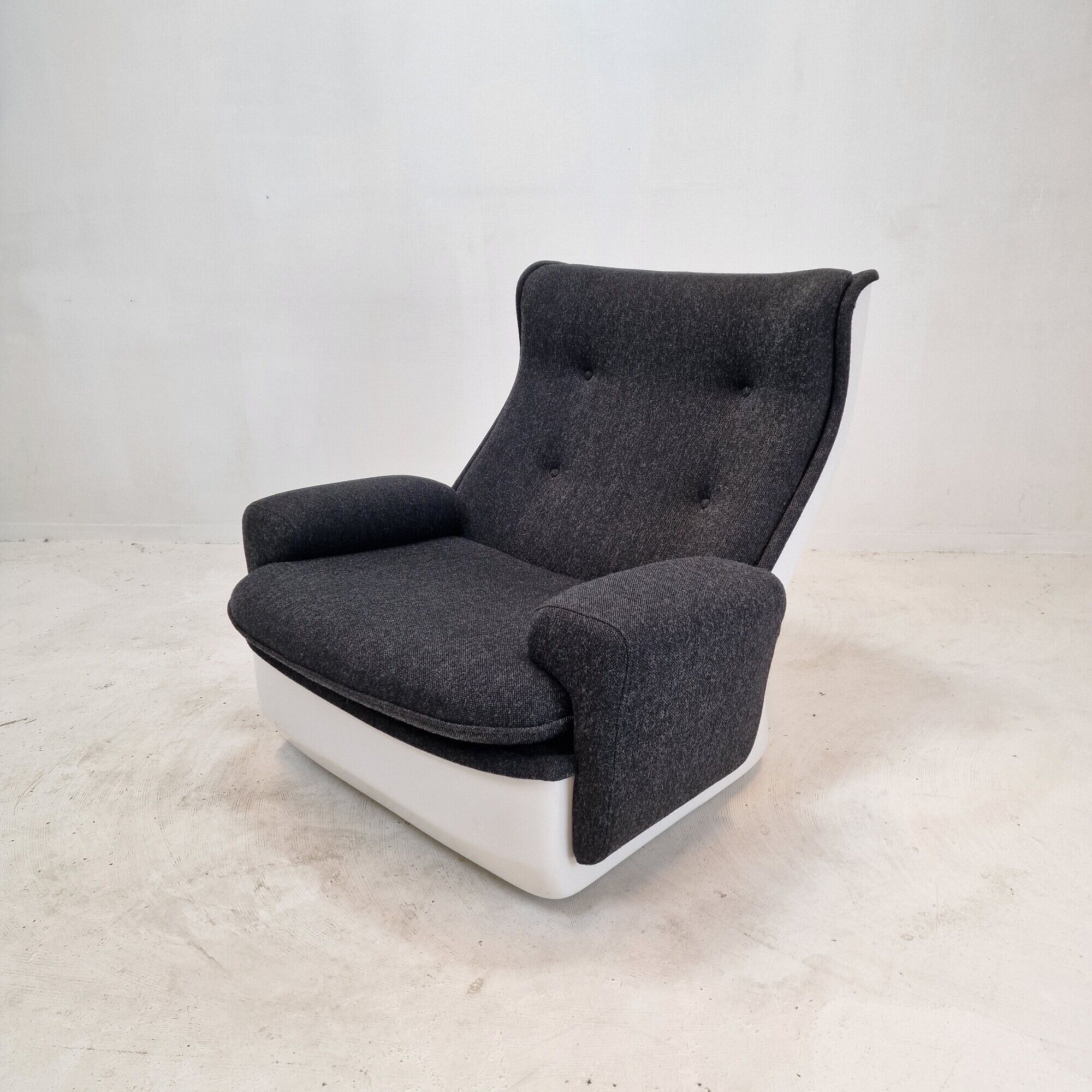 “Orchidée” Lounge Chair by Michel Cadestin for Airborne, France 1968