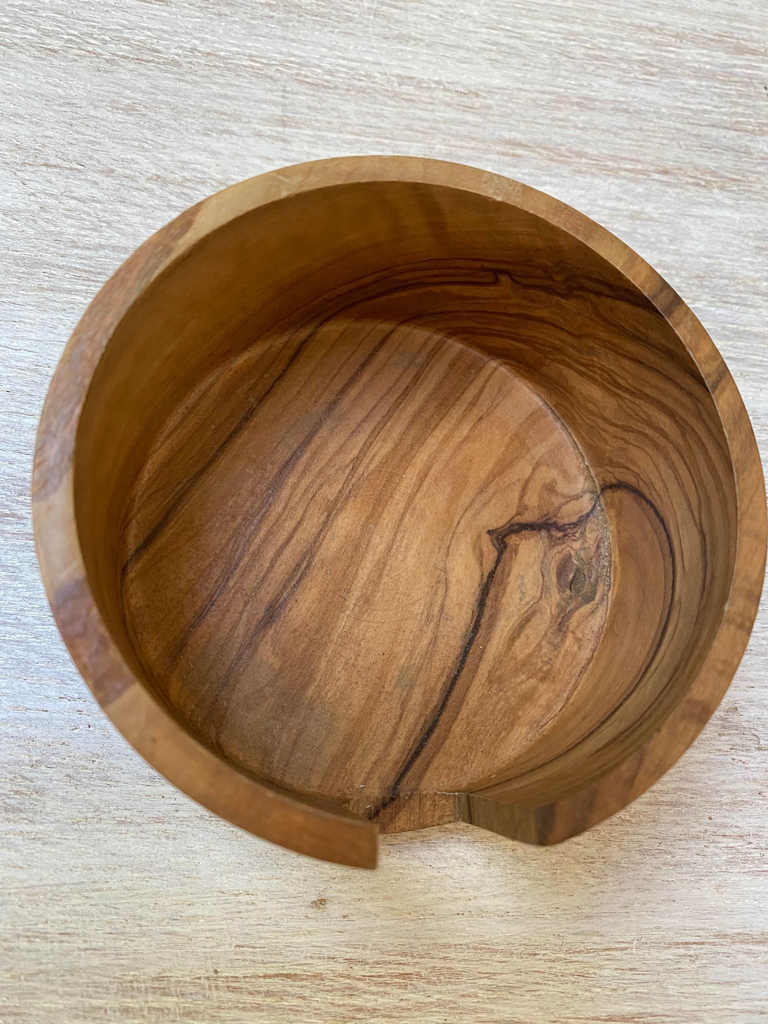 6 coasters in olive wood and their storage box
