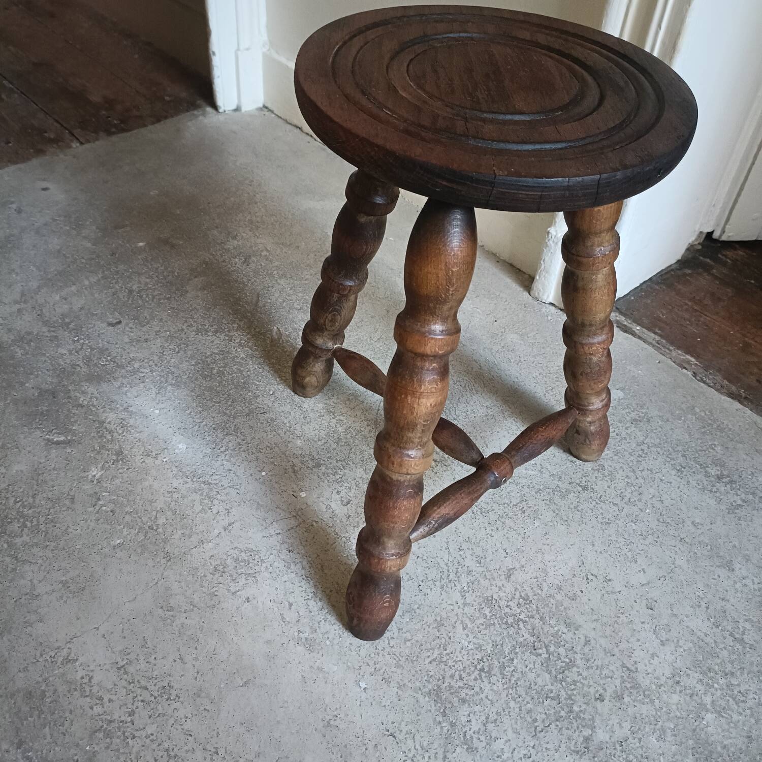 Tripod stool
