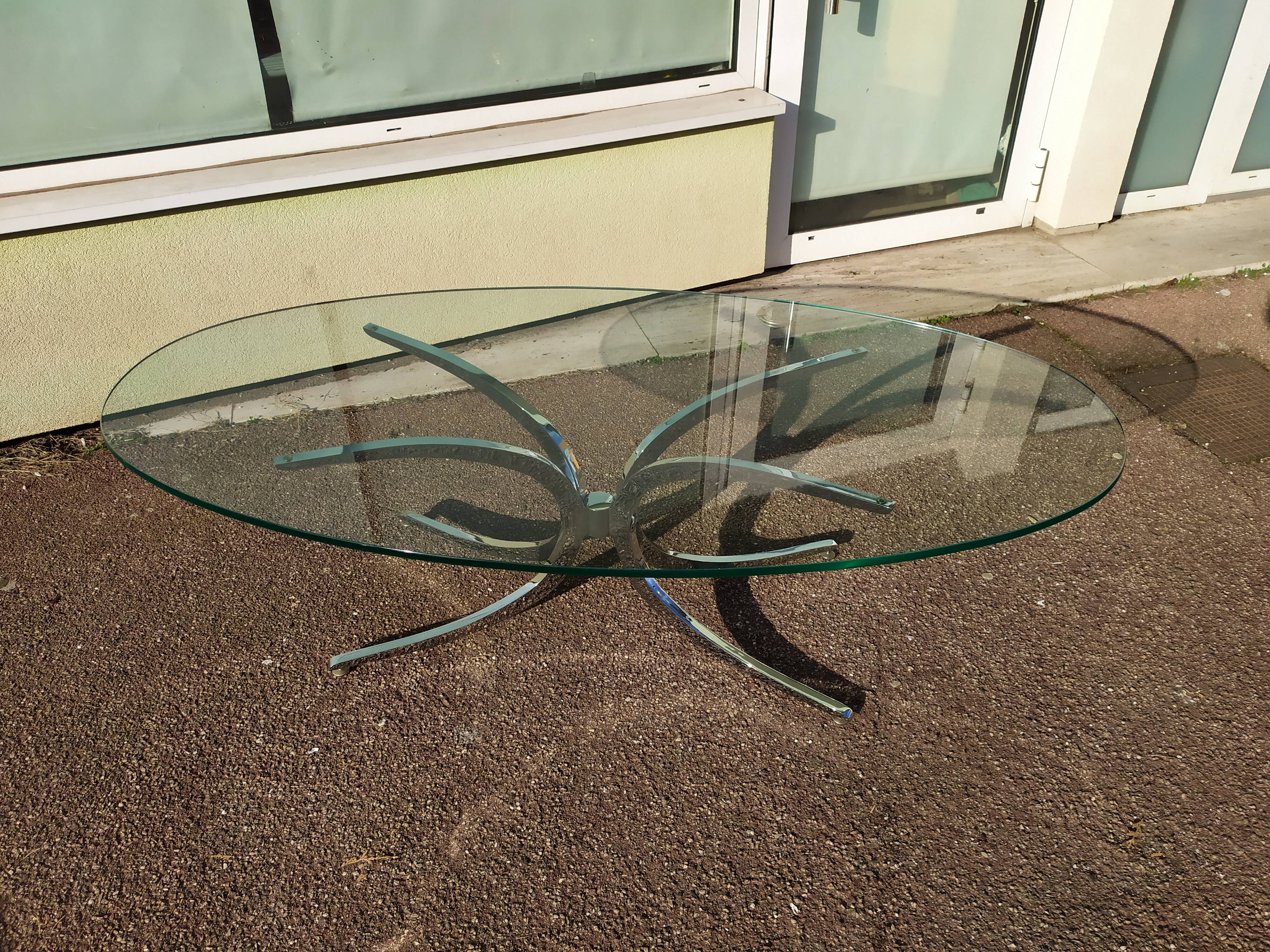 Large oval coffee table in glass and chrome - Vintage 1970