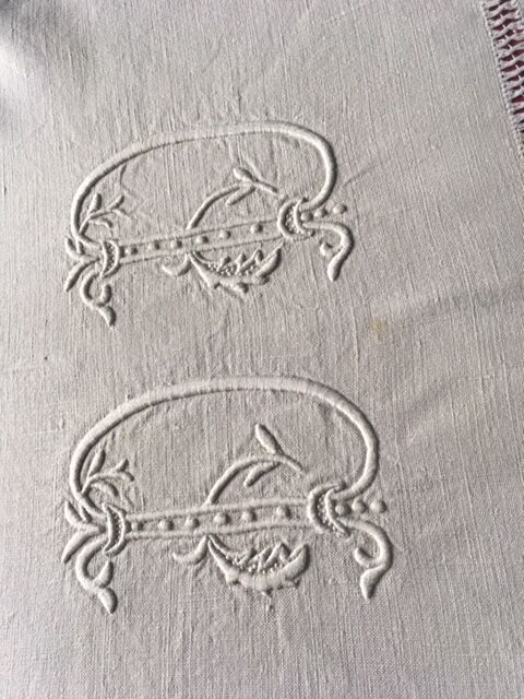 Antique linen linen linen large monogram AA and hand embroidered day lines