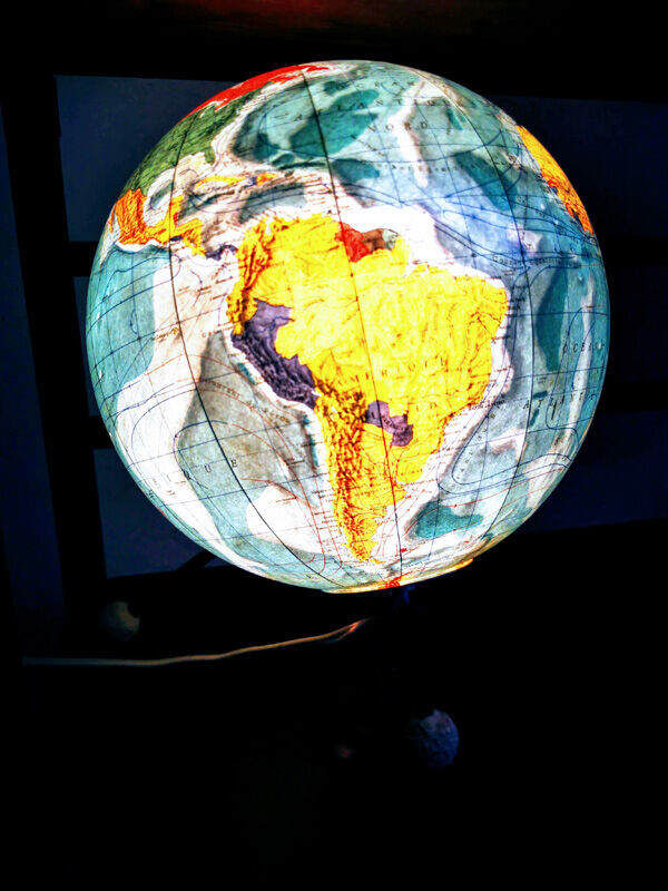 Earth globe tripod Taride glass 1966