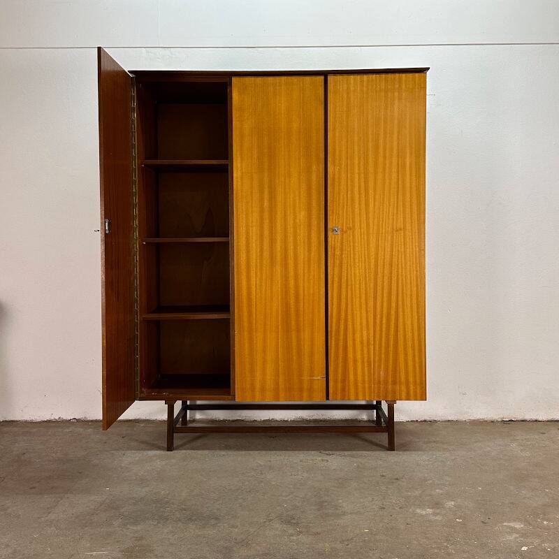 Vintage garderobekast