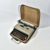 Machine à écrire portable Olivetti Lettera 22