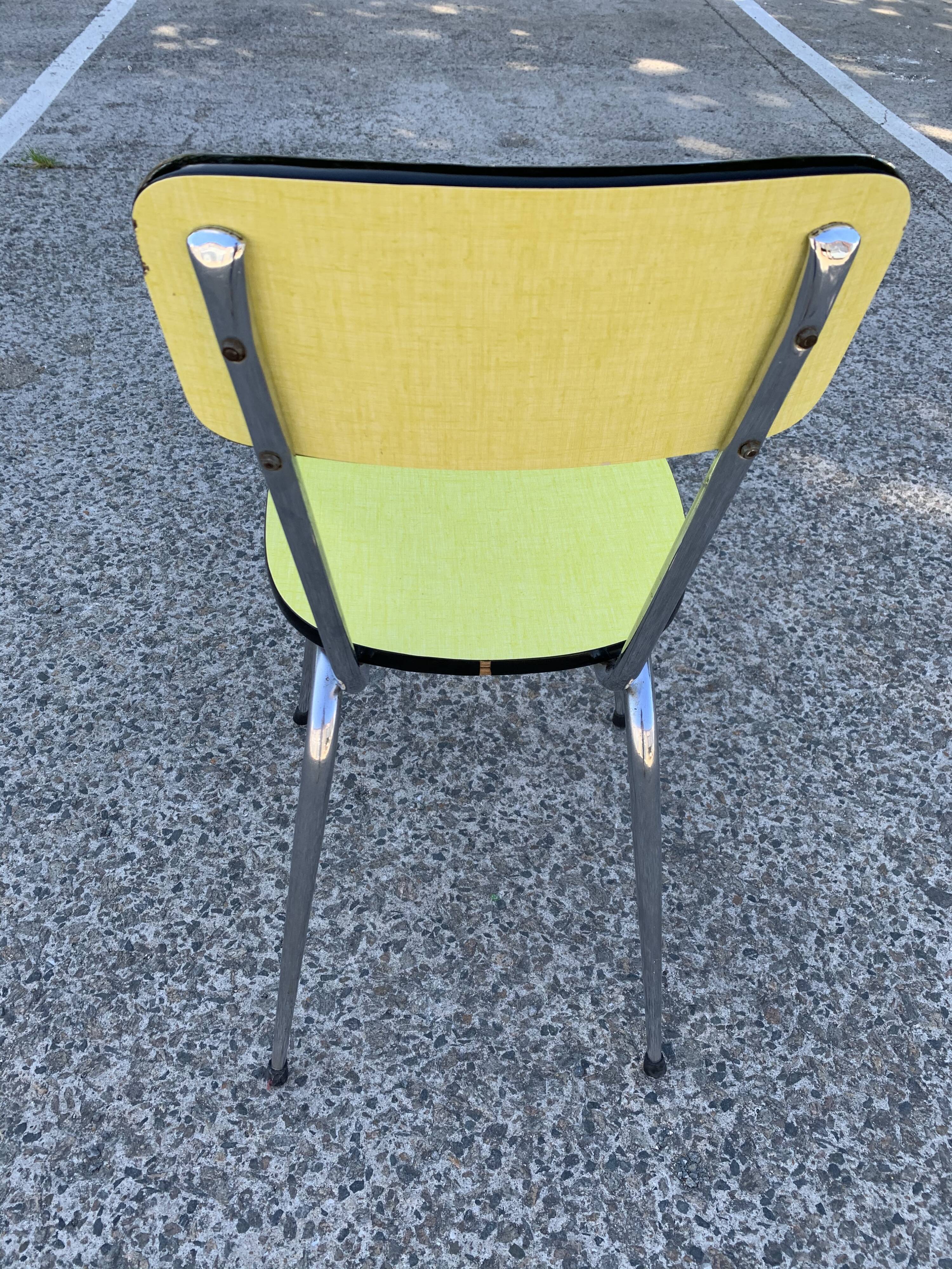 Lot de 5 chaises formica jaune 1960