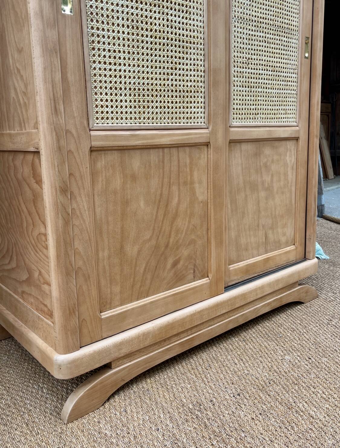 Sliding door wardrobe