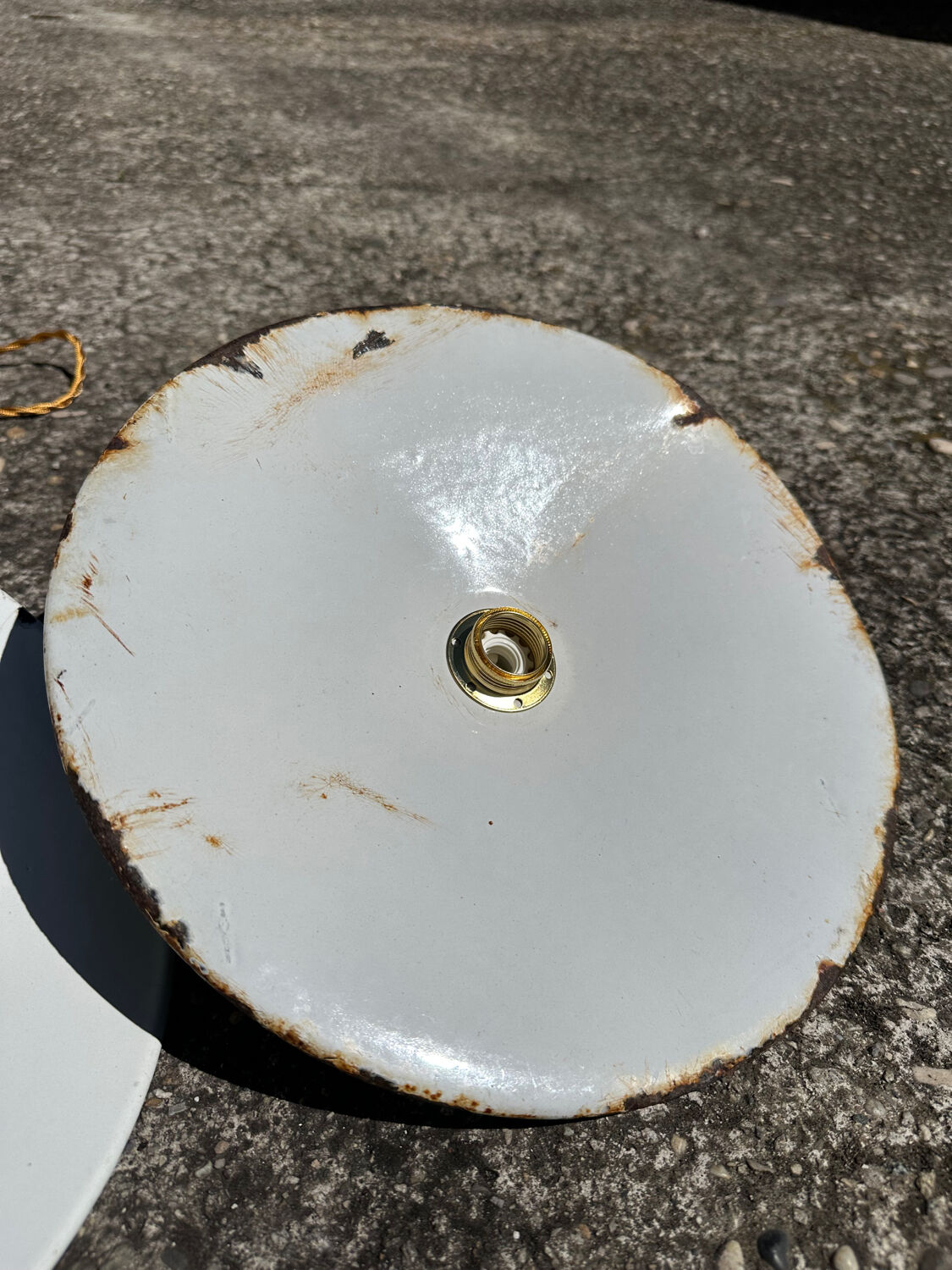 Industrial suspension pair with XL enamelled metal lampshade.