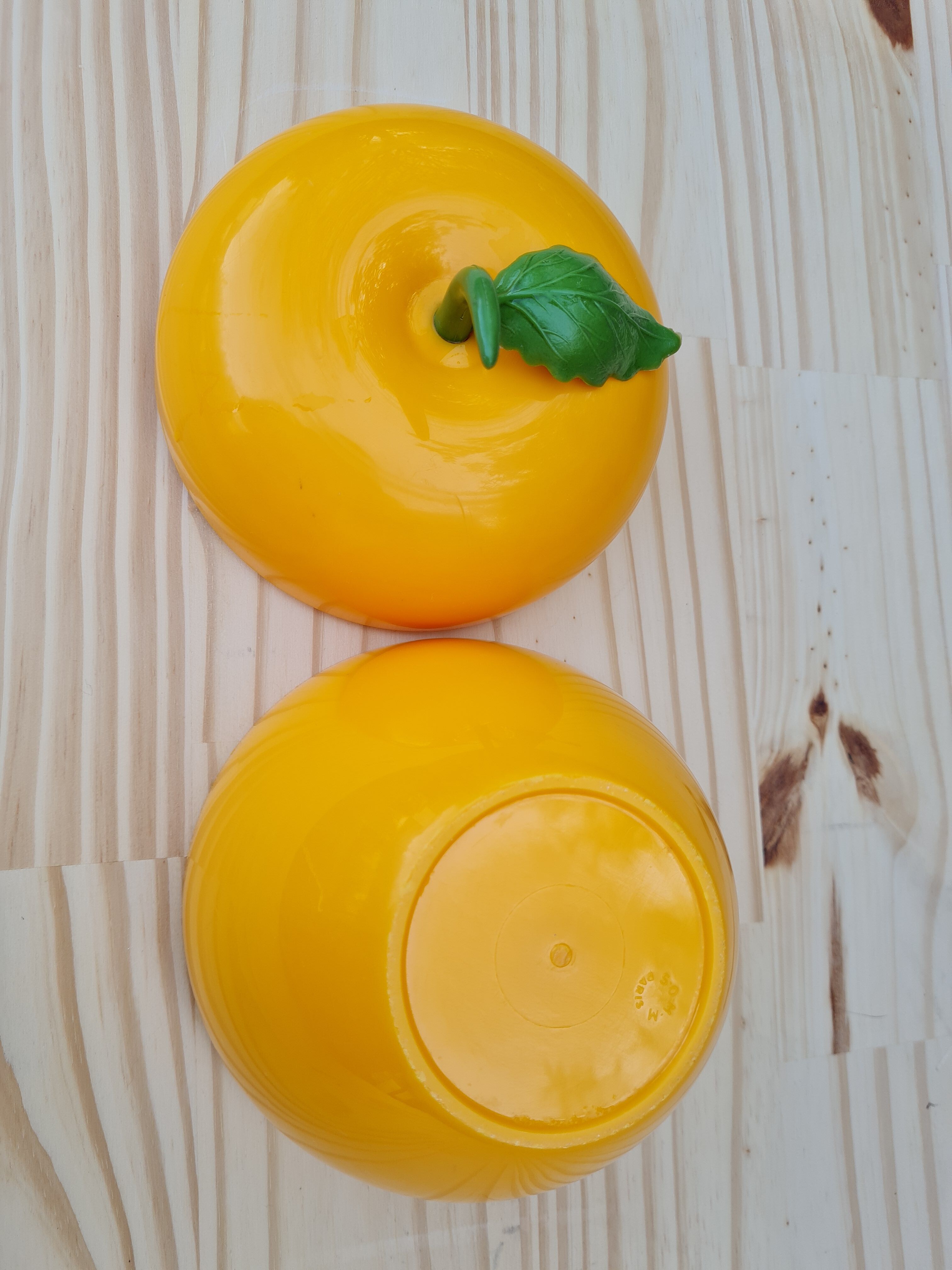 Vintage apple apple somm orange ice cube tray