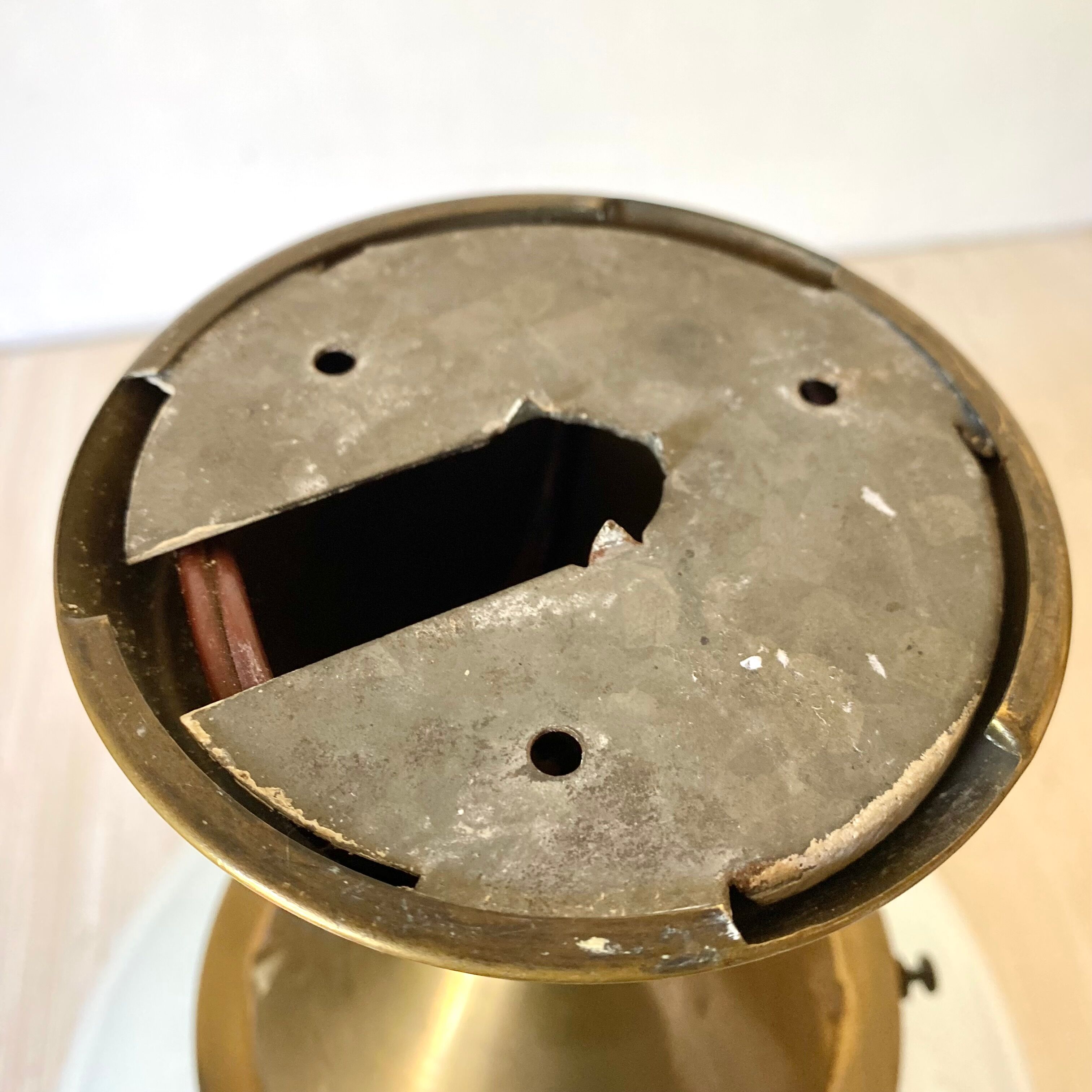 Plafonnier boule en opaline