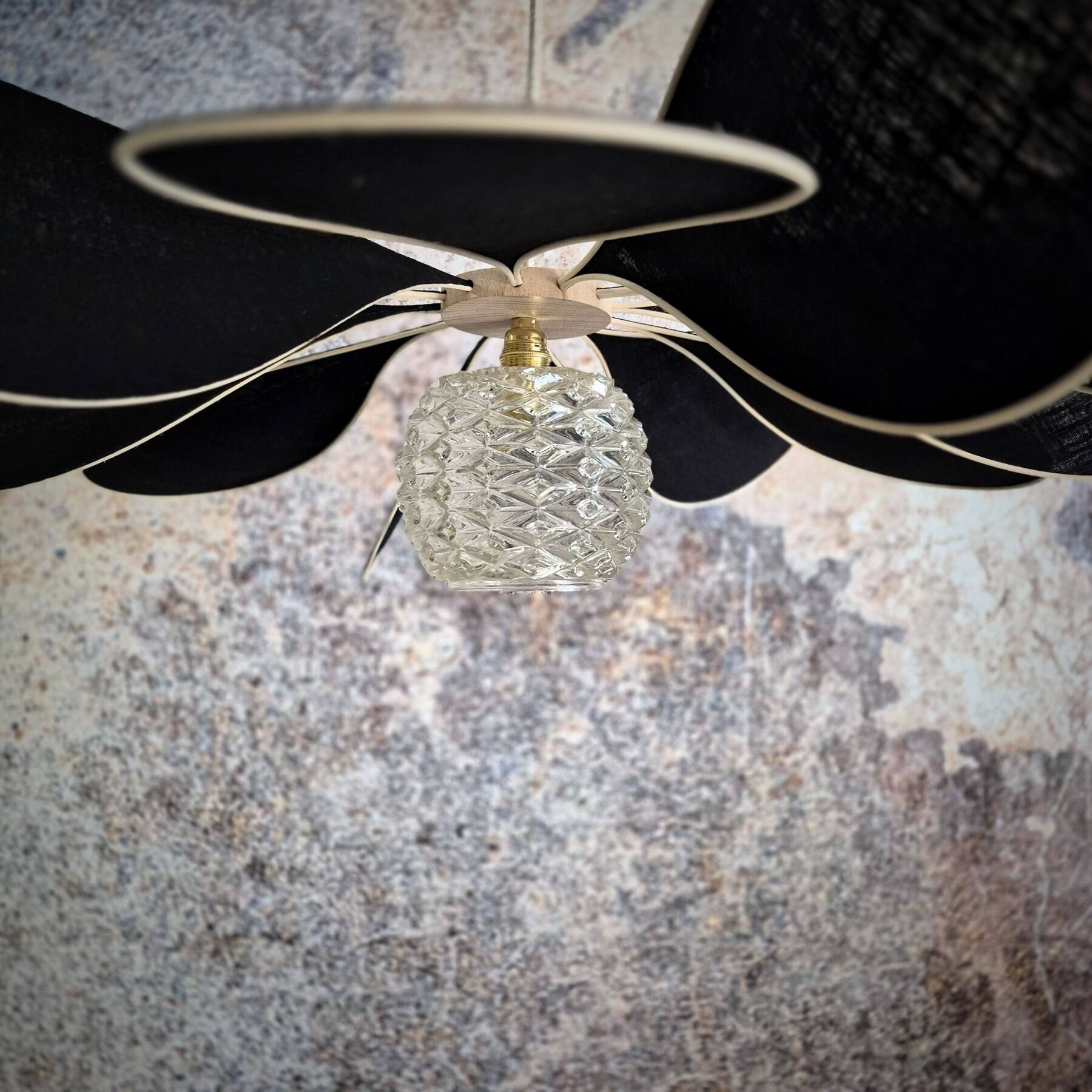 12-blade aerial suspension in rattan and black linen with vintage globe