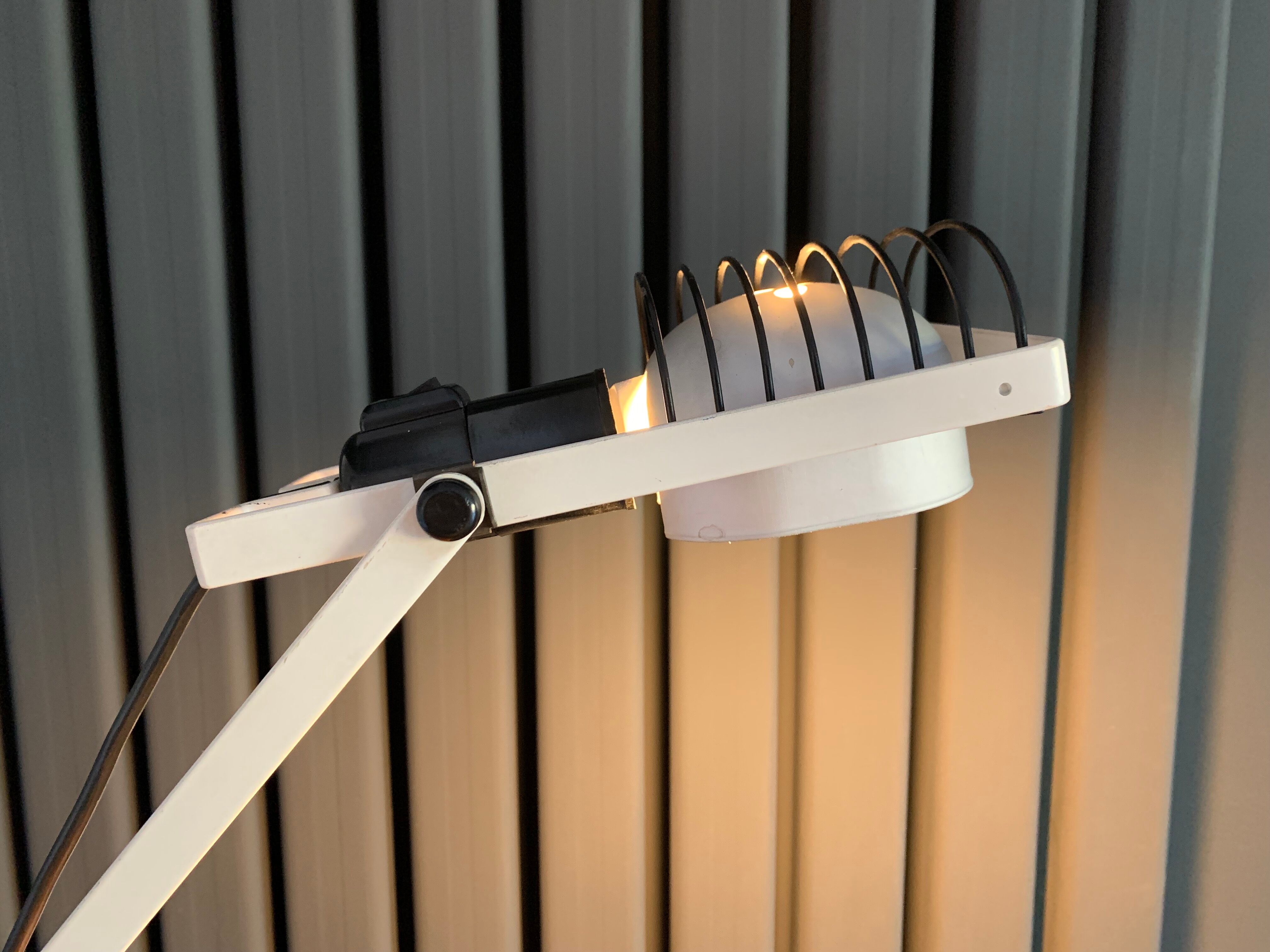 Lamp model "Sintesi" of tavolo by Ernesto Gismondi for Artemide / Italy 70s / white model