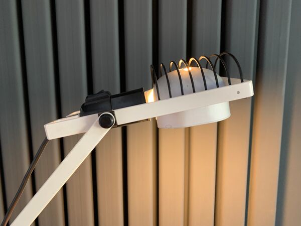 Lampe modèle ''Sintesi'' de tavolo de Ernesto Gismondi pour Artemide, Italie années 70 / modèle blanc