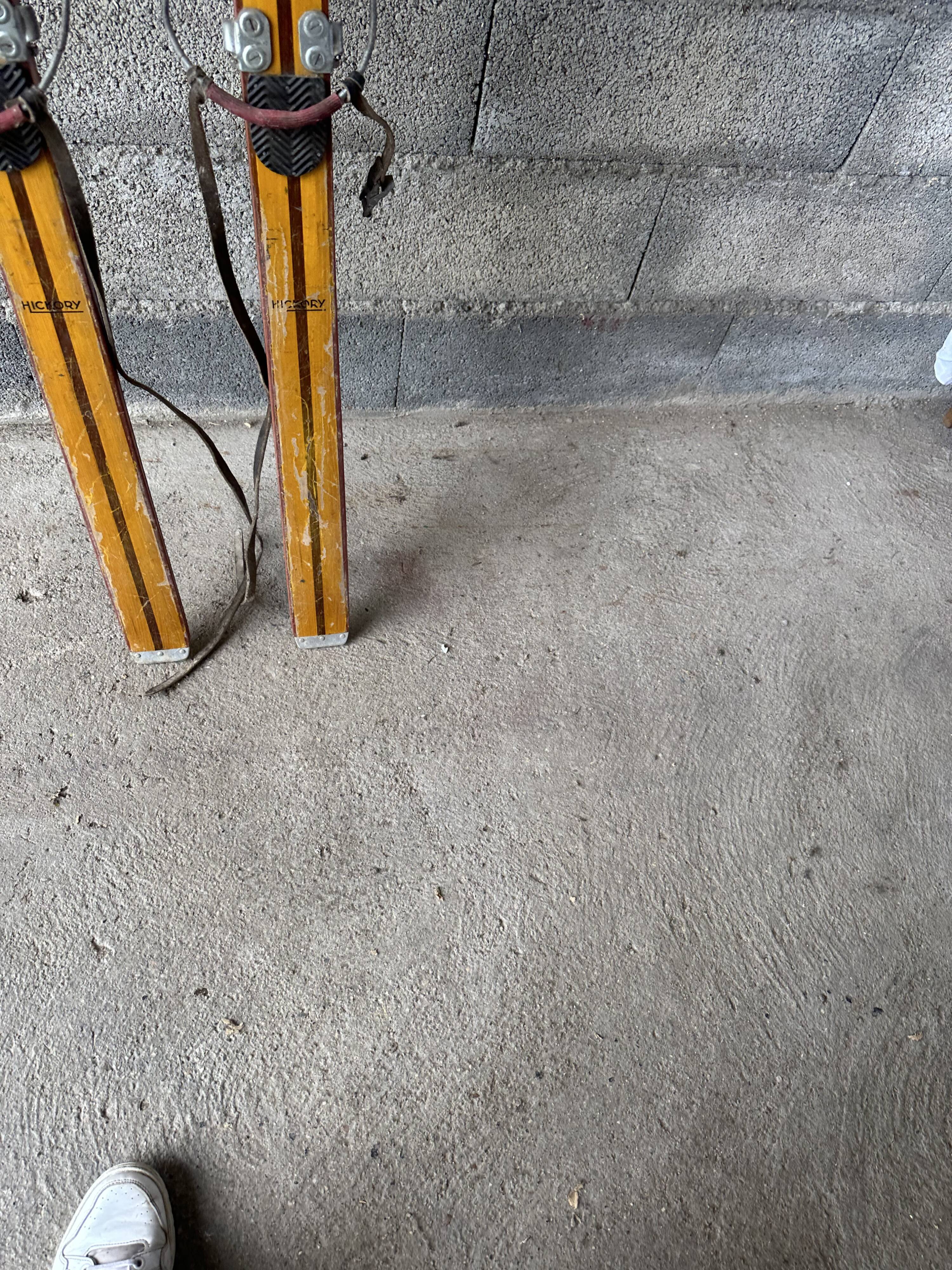 Pair of vintage skis wood Rossignol