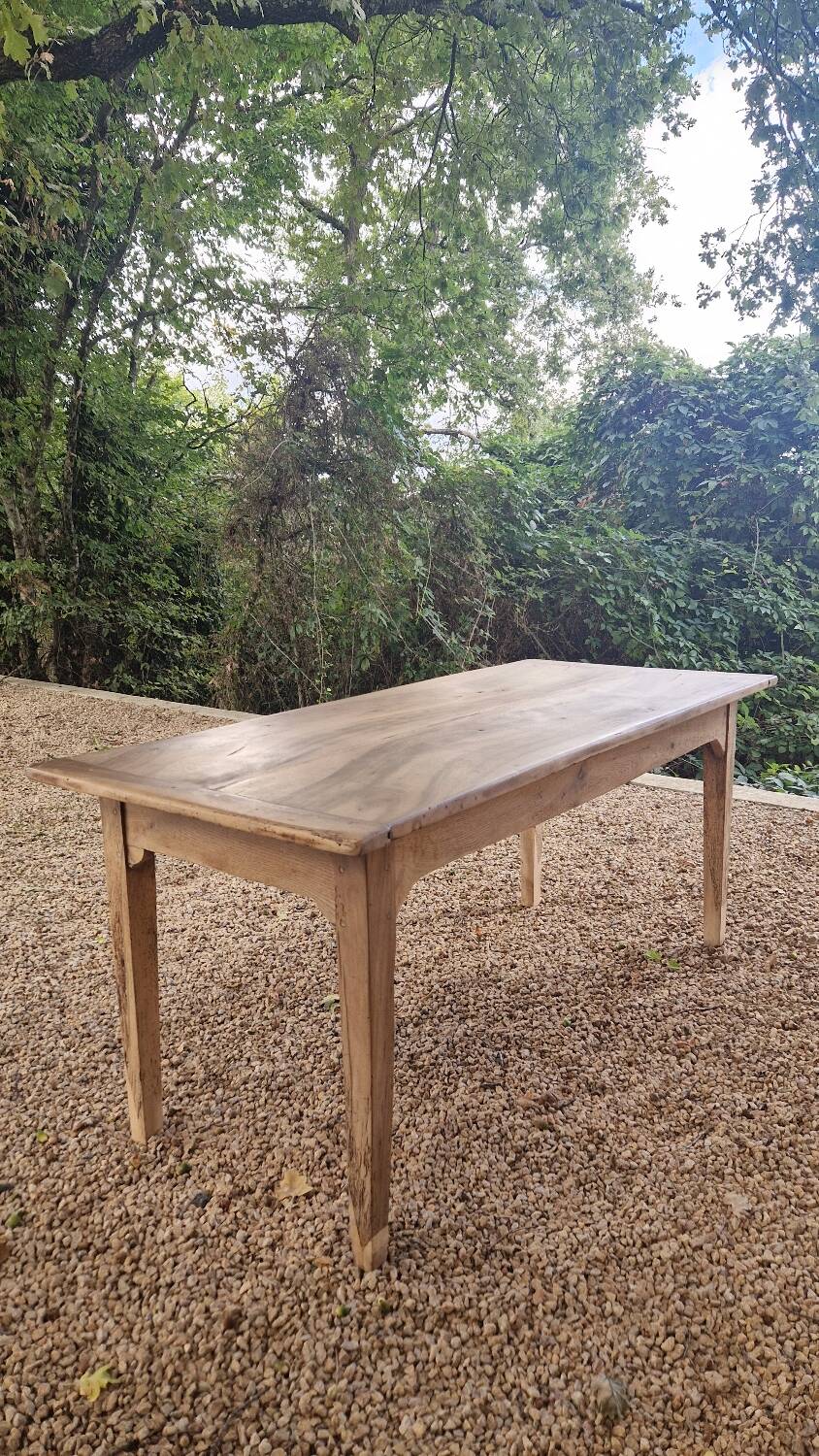 Farmhouse table