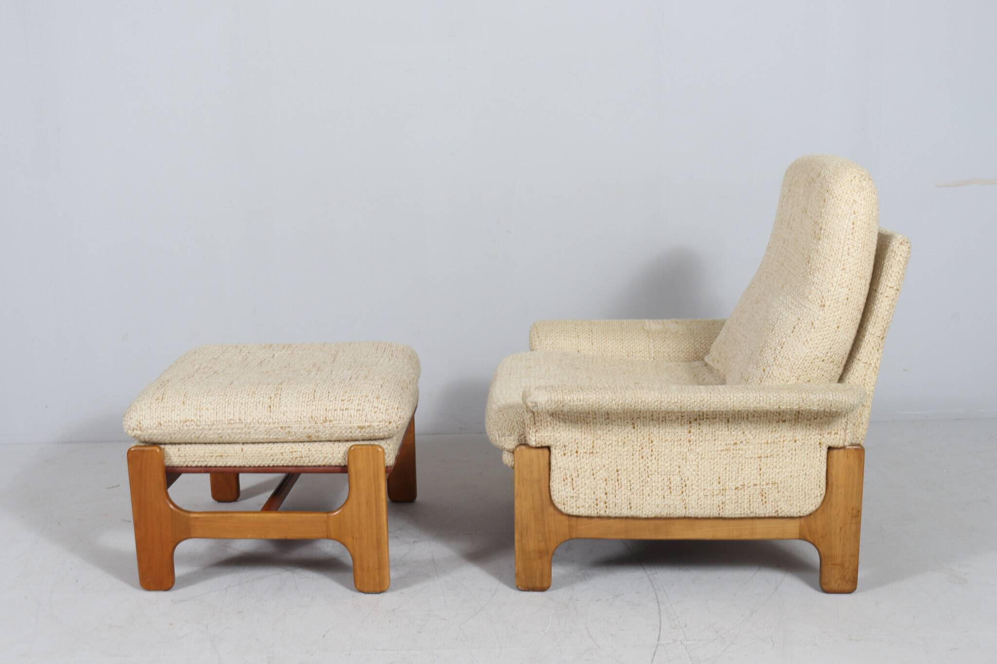 Fauteuil lounge scandinave du milieu du siècle avec ottoman, 1970