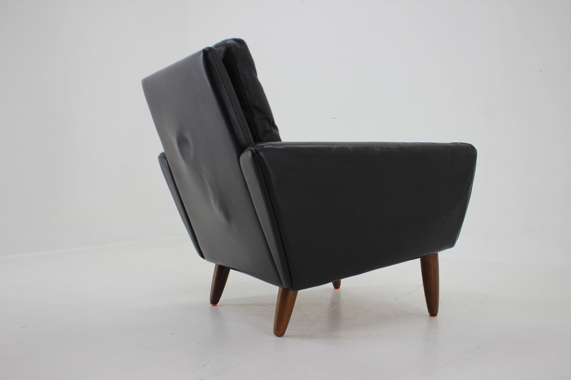1960s black lether danish armchair
