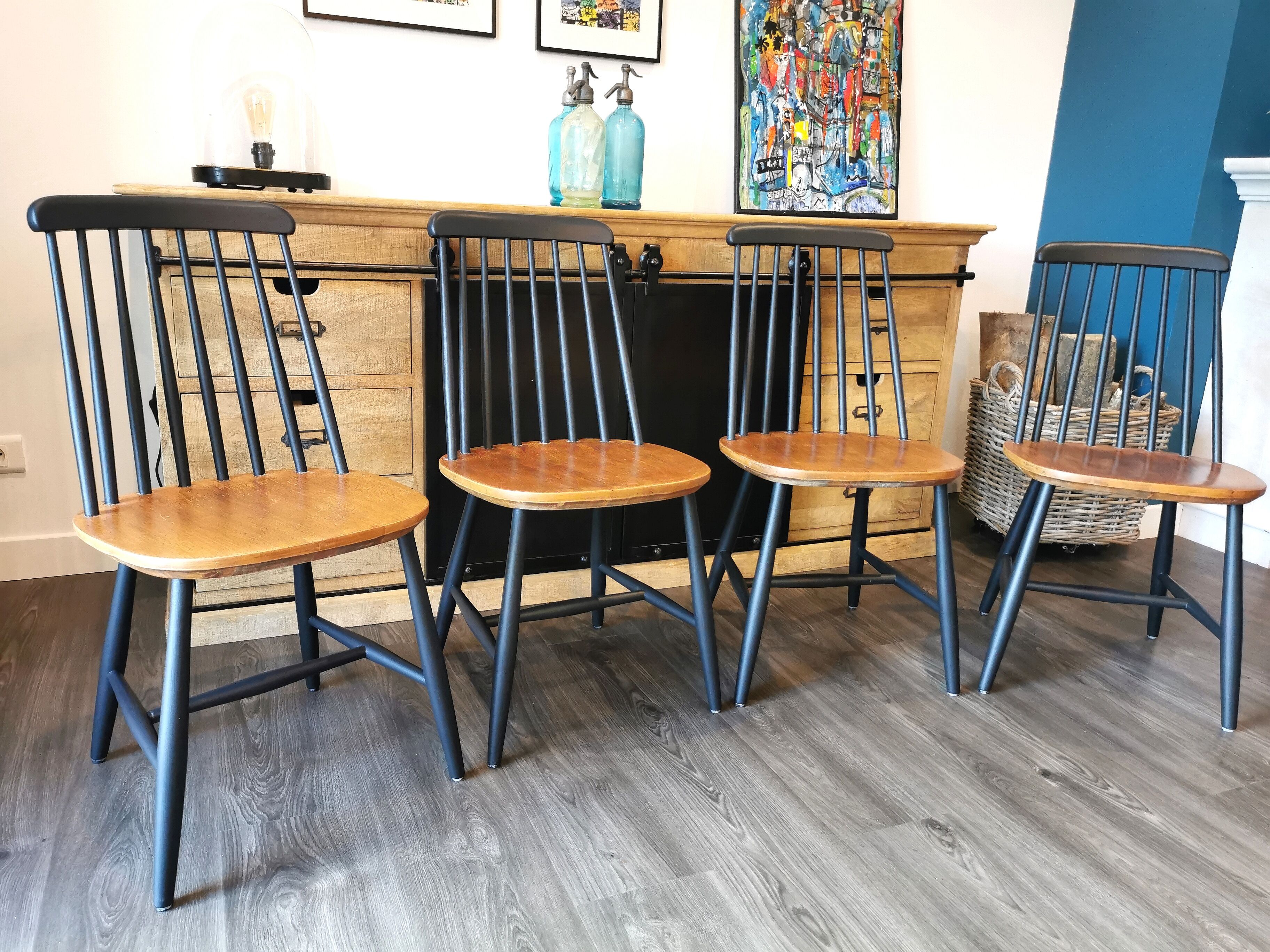 Series of 4 Scandinavian chairs