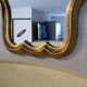 Miroir doré style baroque – patine ancienne – 37 x 30 cm