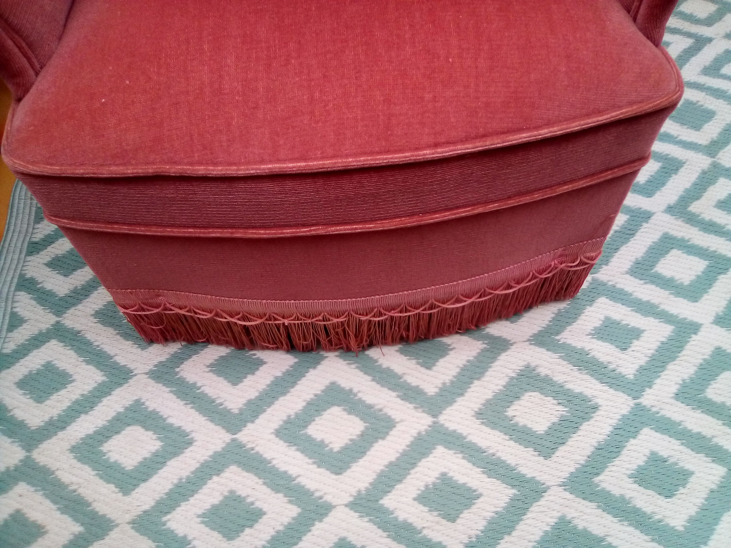 Pink velvet padded toad chair