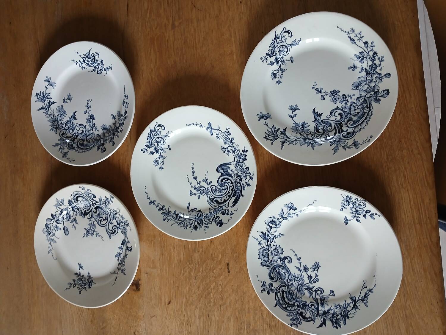 5 assiettes plates Terre de fer HB & Cie