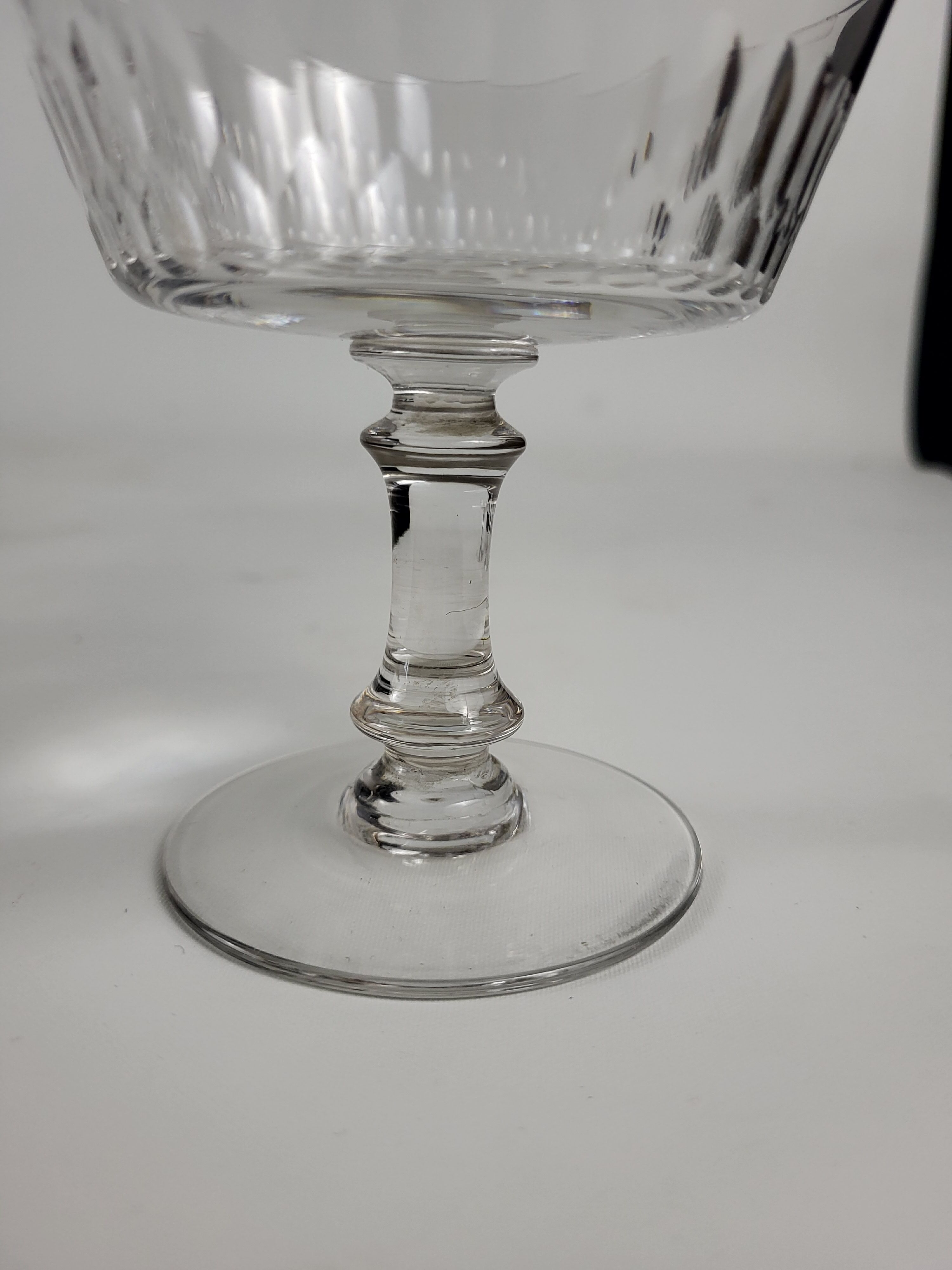 Set of 7 champagne glasses in crystal XIXth