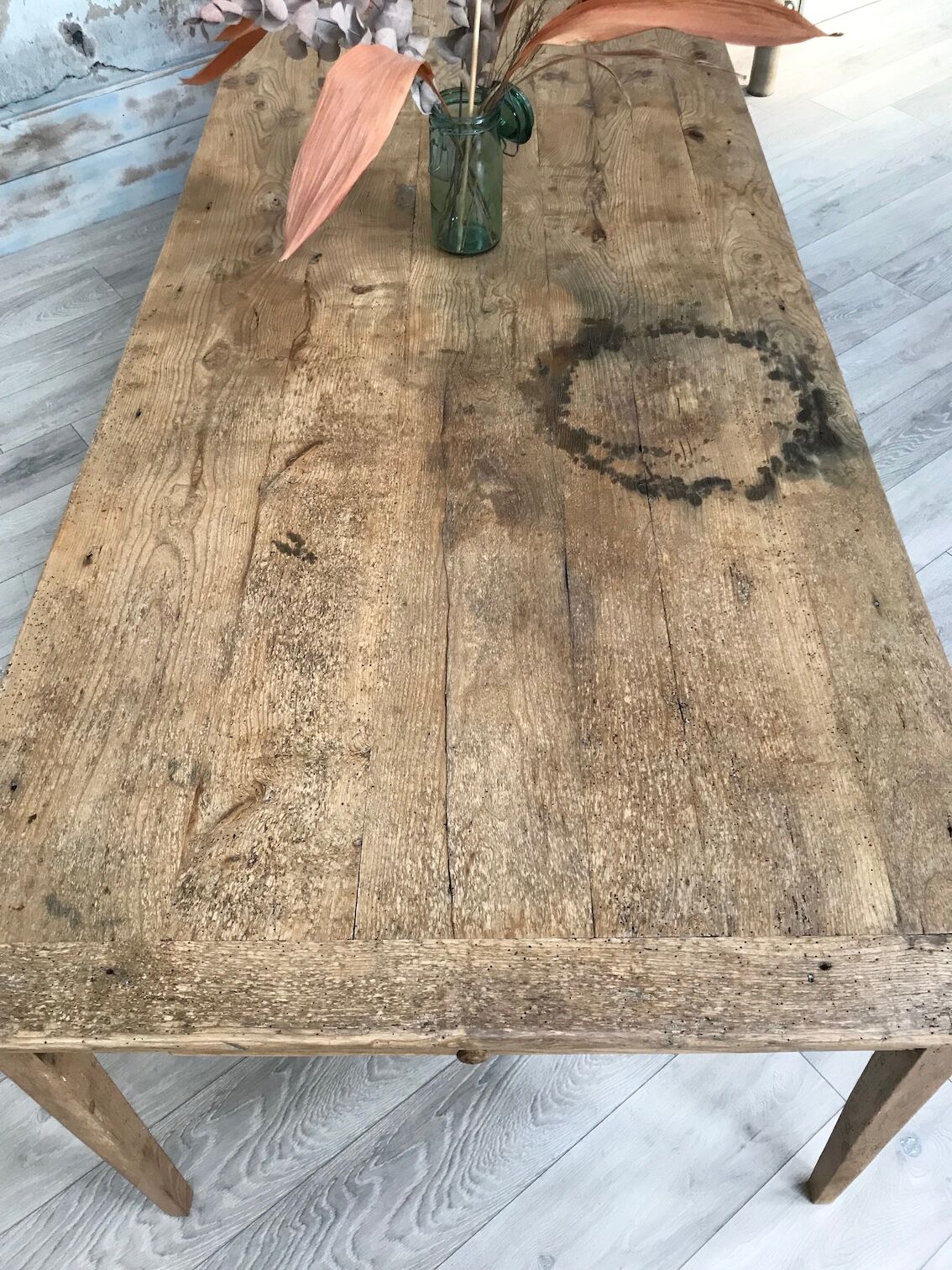 Farm table