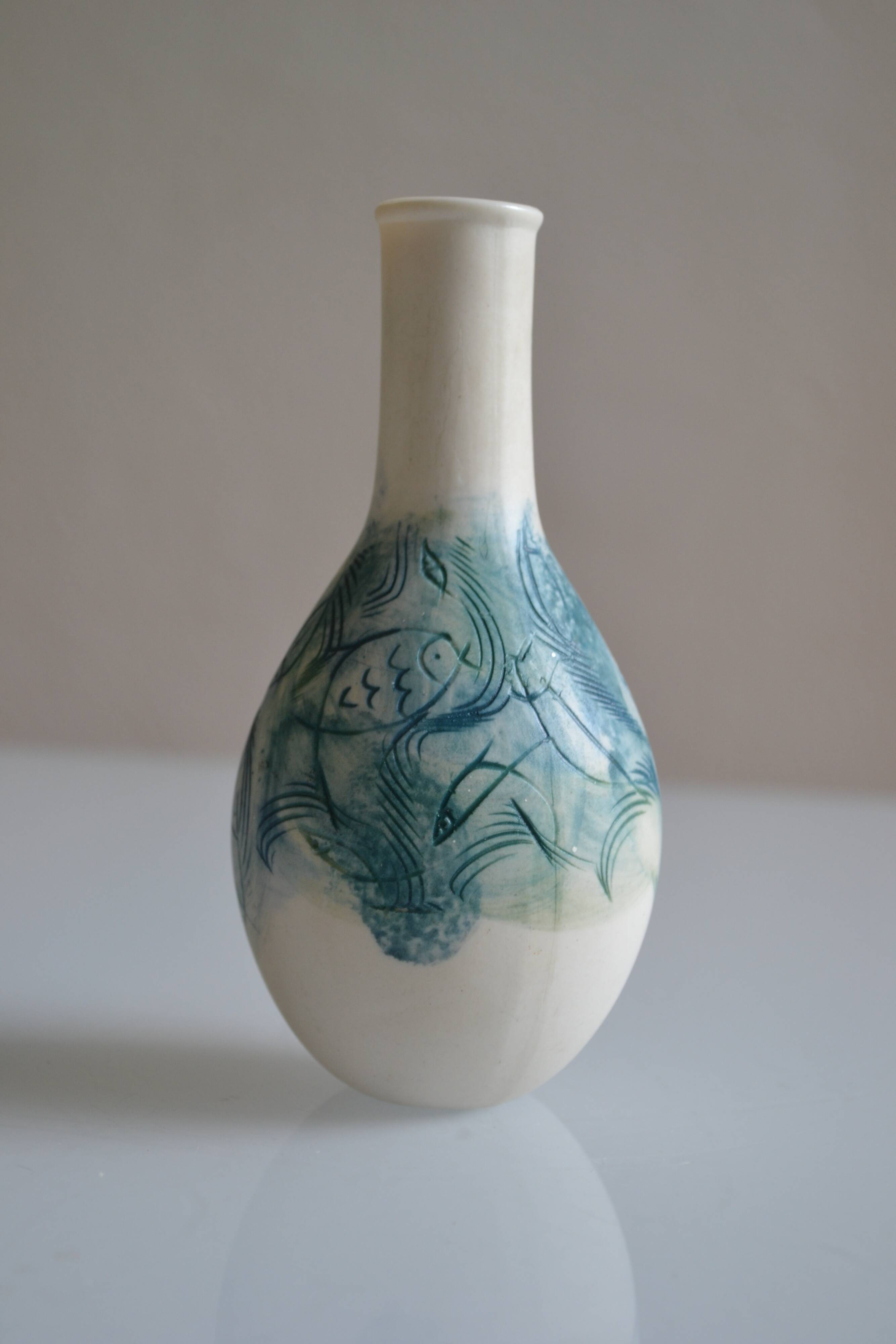 Porcelain vase with fish decoration