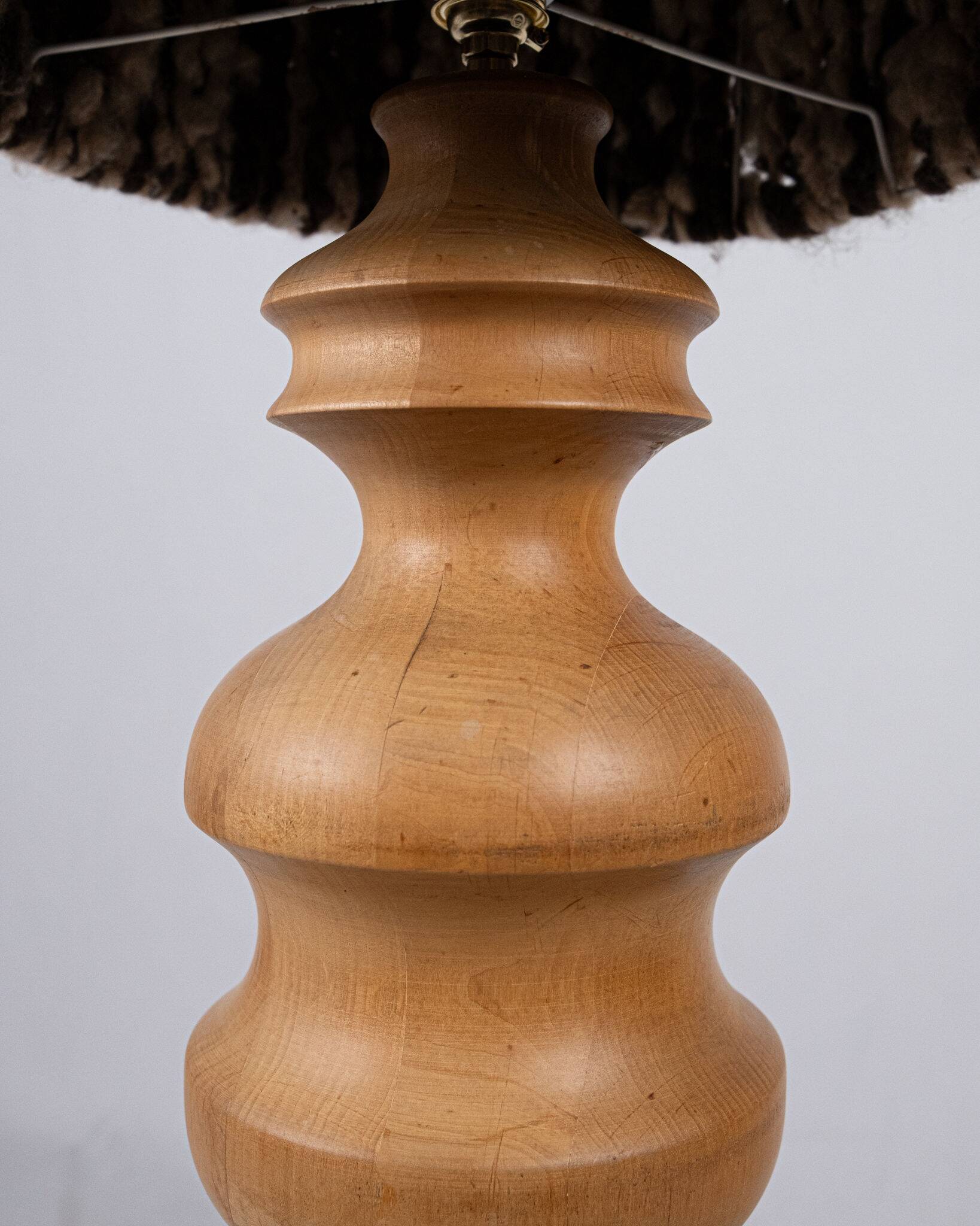 Large oak and wool lamp, French work from the 1960s.