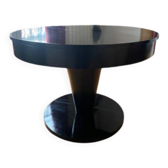 Extendable round table