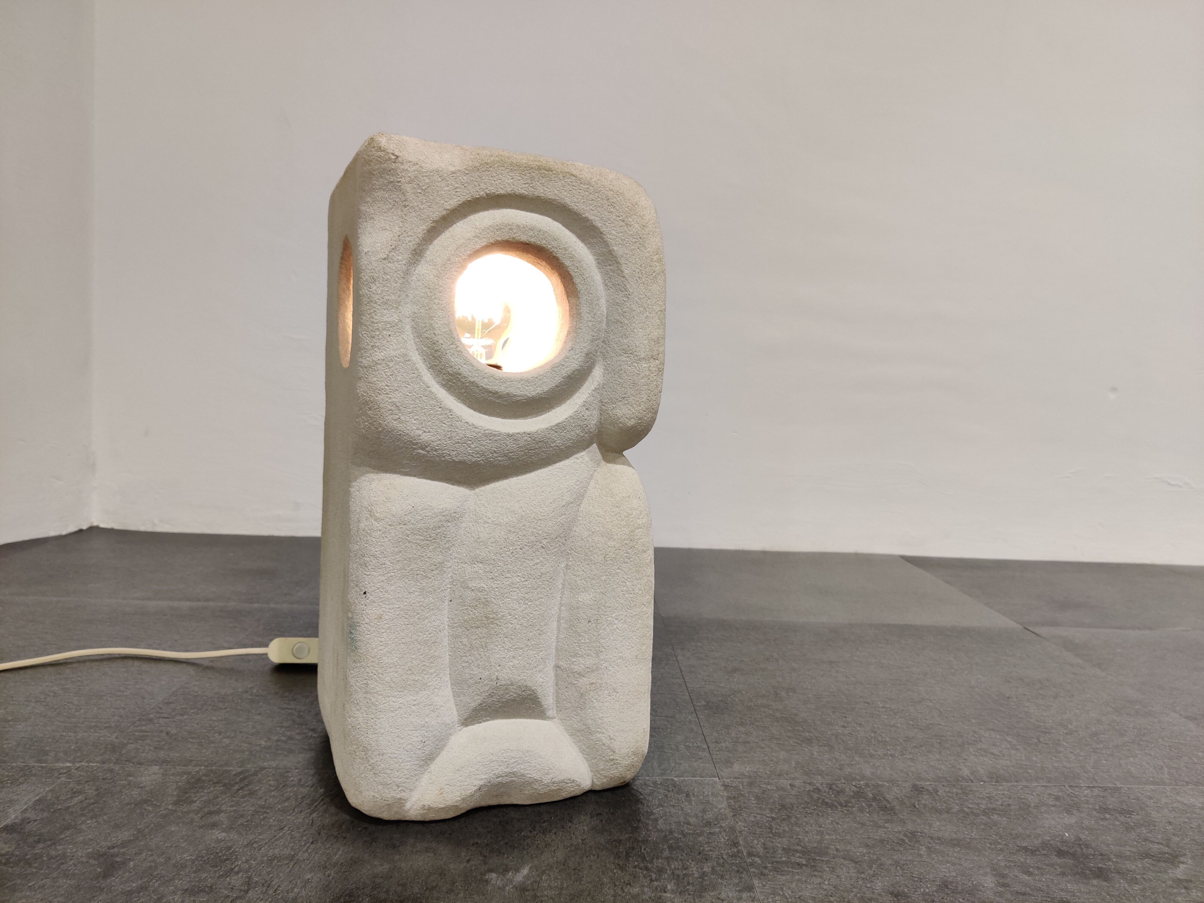 Limestone owl lamp by Albert Tormos, 1970s