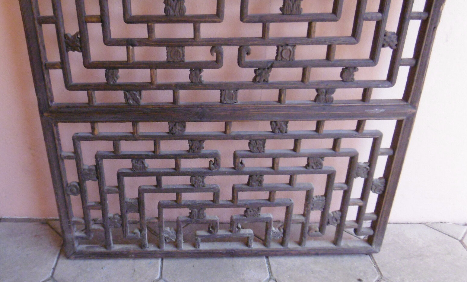 Panneau ancien en bois sculpté de style oriental