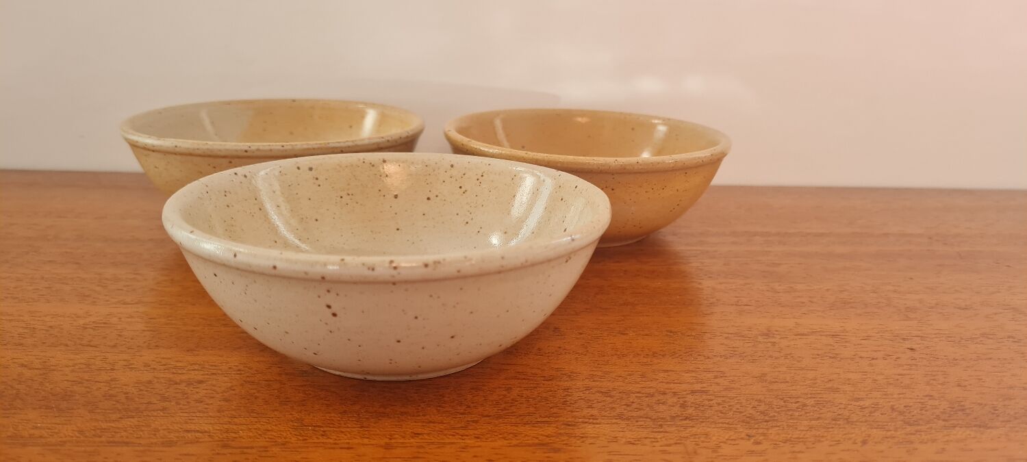 Set of 3 bowls in marsh sandstone