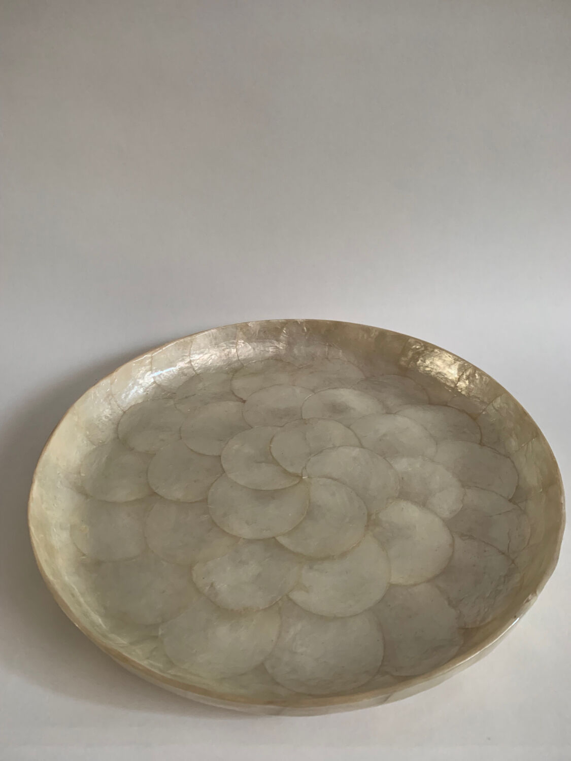 Mother-of-pearl dish