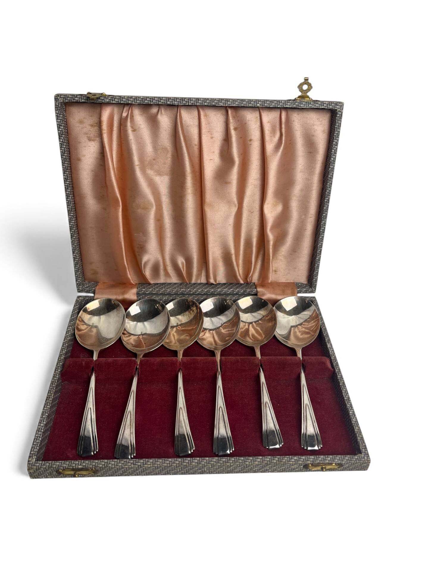 Art de la table, six cuillères à glace métal argenté anglais vers 1930