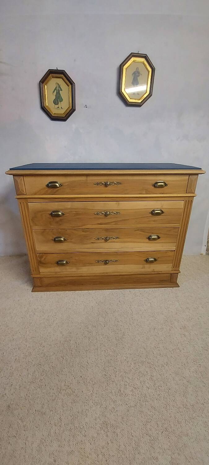 Old chest of drawers