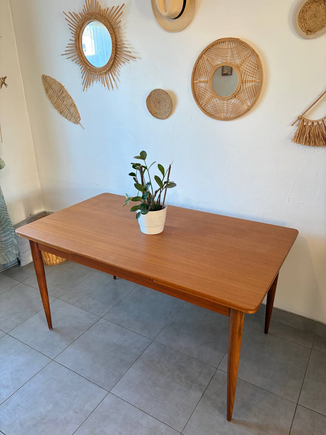 Danish table from the 1960s (very large when extended)