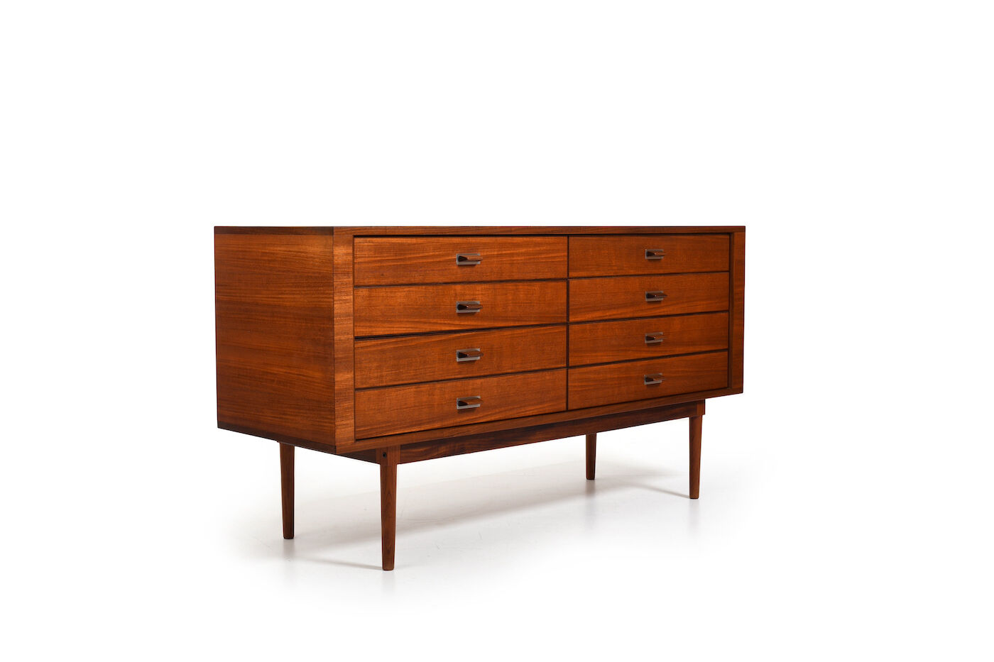 Commode de Peter Løvig-Nielsen des années 1960