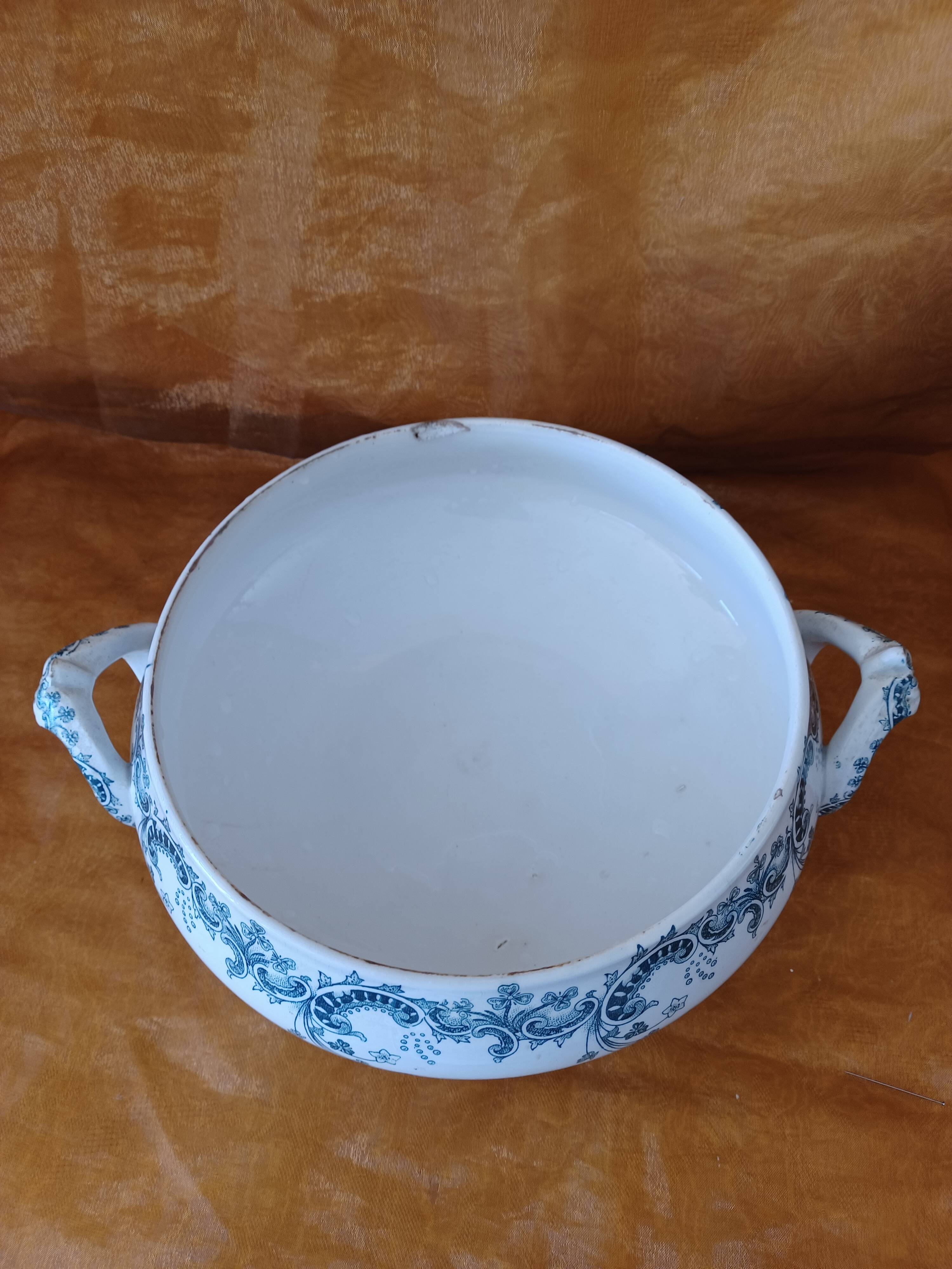 Earthenware soup tureen Saint-Amand and Hamage-
